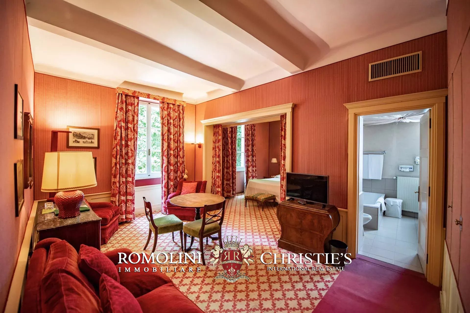 10 Bedroom Villa/Townhouse's Image 22