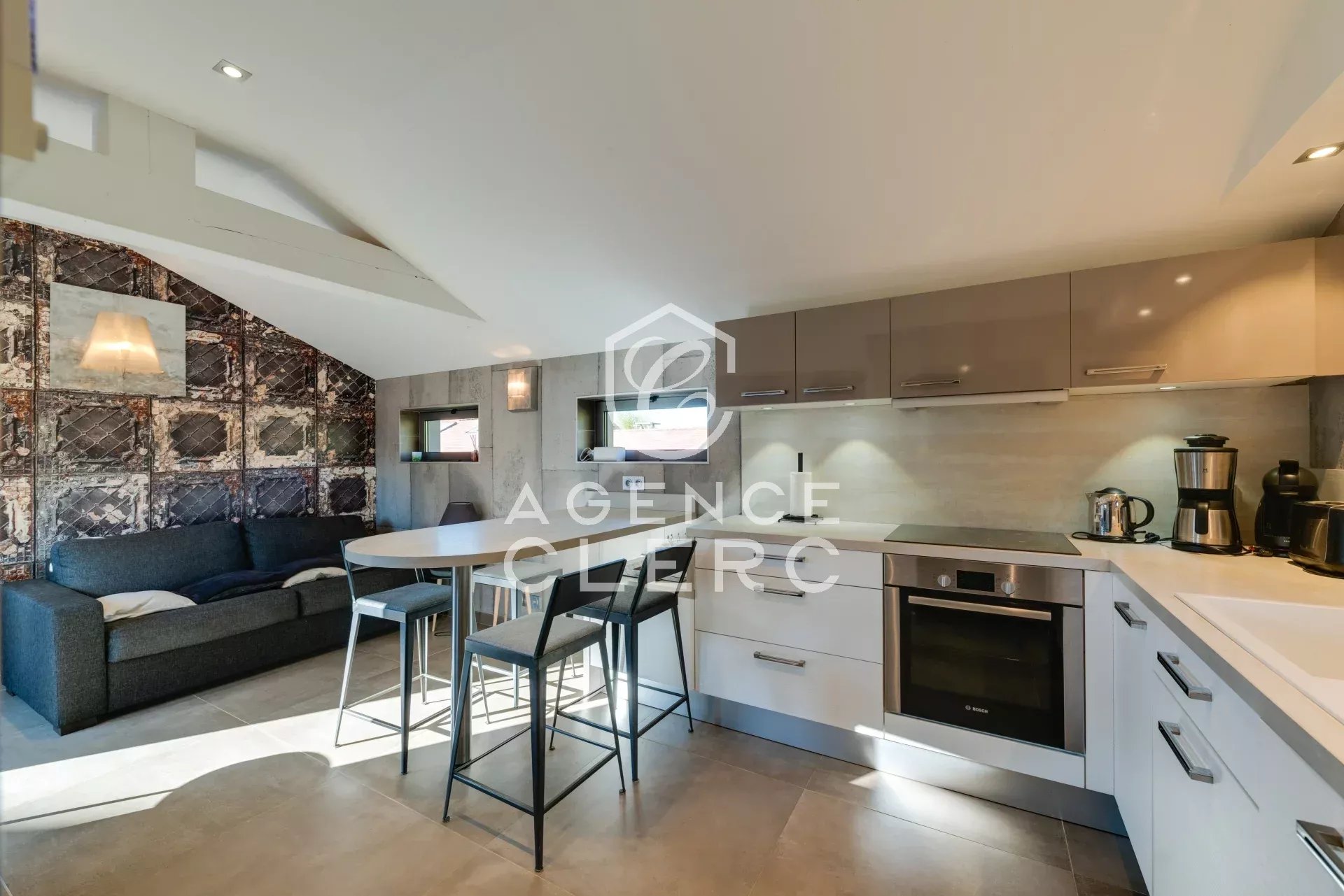 7 Bedroom Villa/Townhouse's Image 15