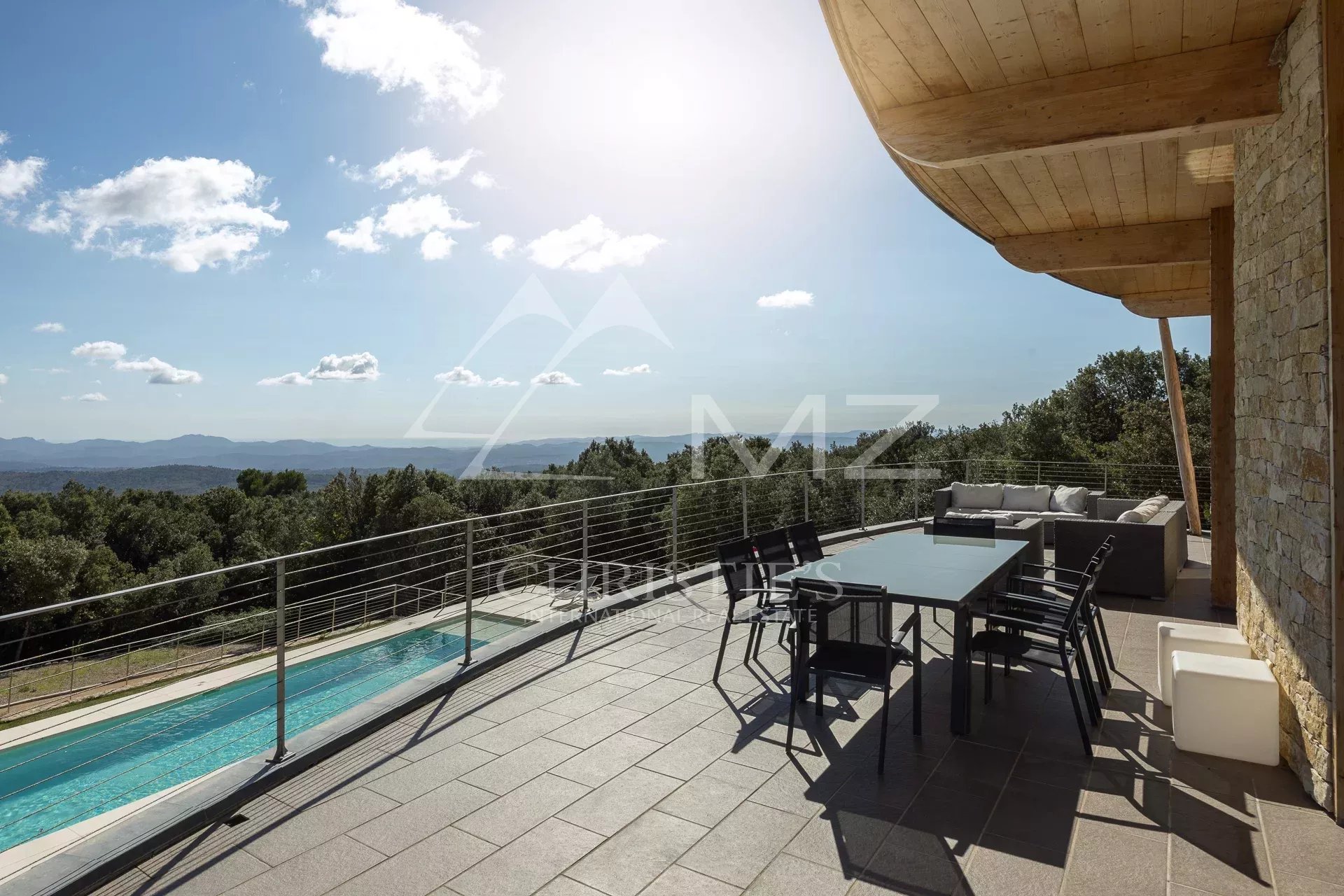 4 Bedroom Villa/Townhouse's Image 7
