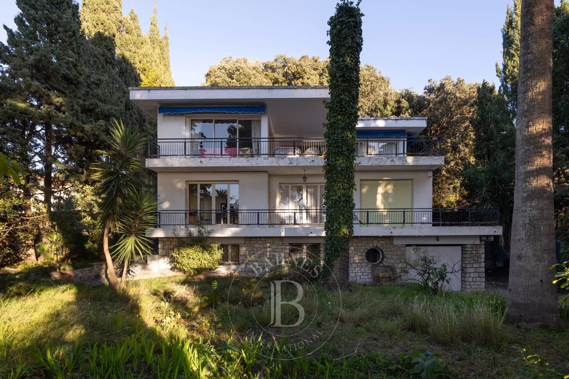 CAP D'ANTIBES - VILLA TO RENOVATE - SEA AND PORT VIEW