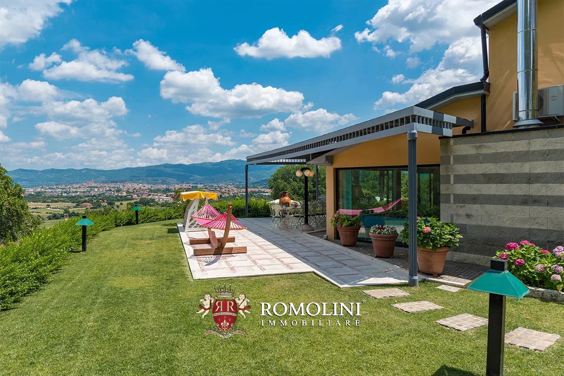 10 Bedroom Villa/Townhouse's Image 13