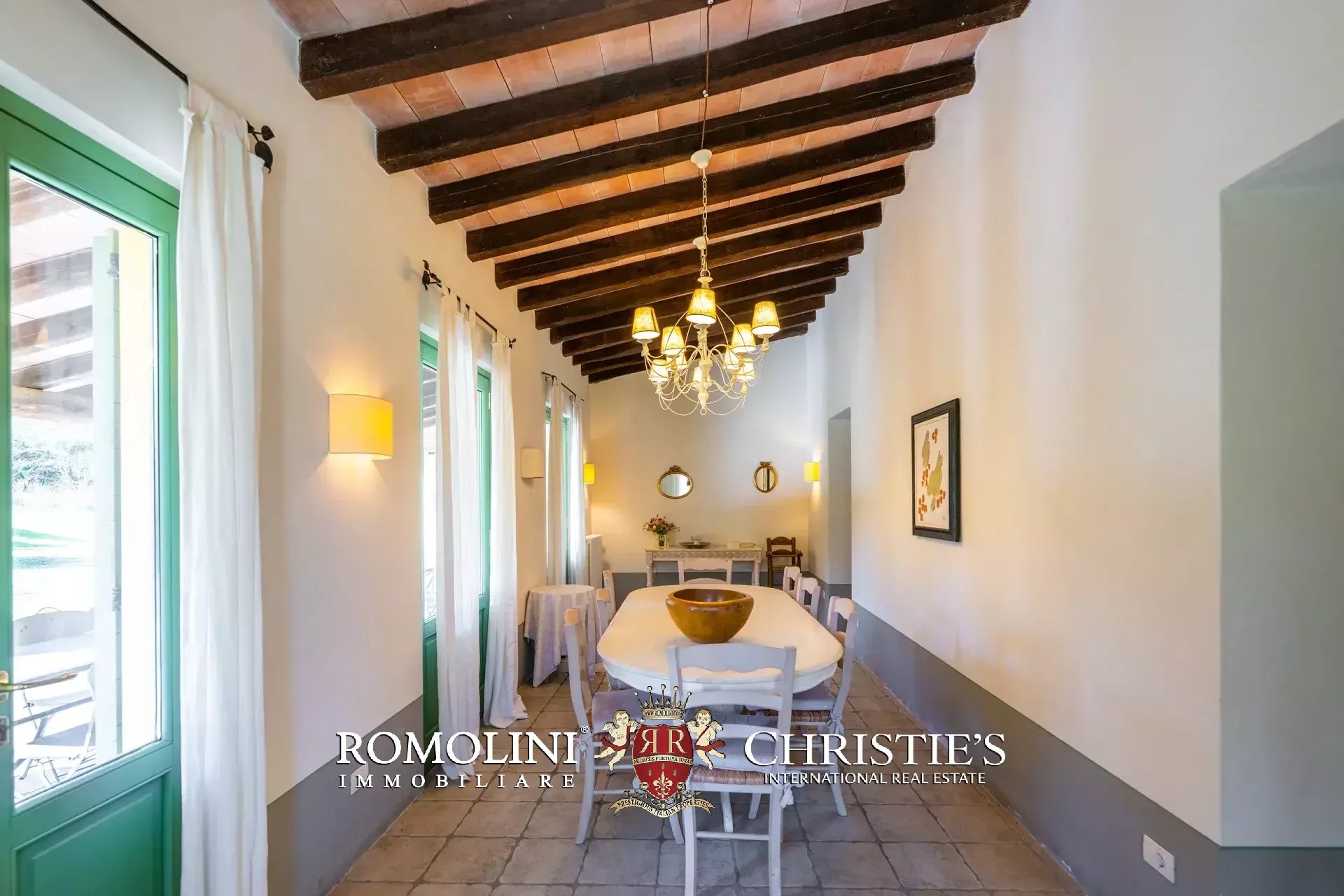 6 Bedroom Villa/Townhouse's Image 21