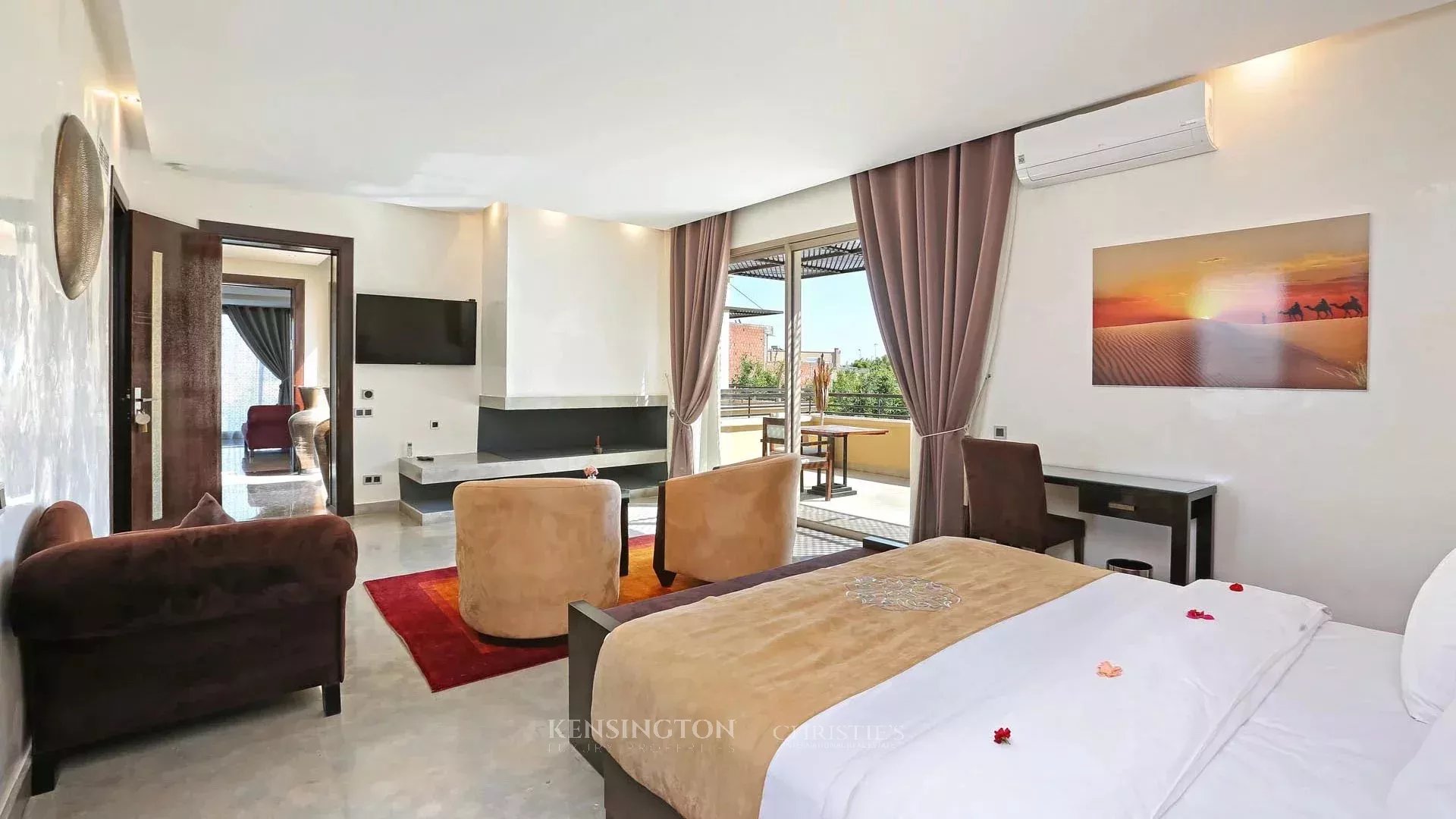6 Bedroom Villa/Townhouse's Image 35