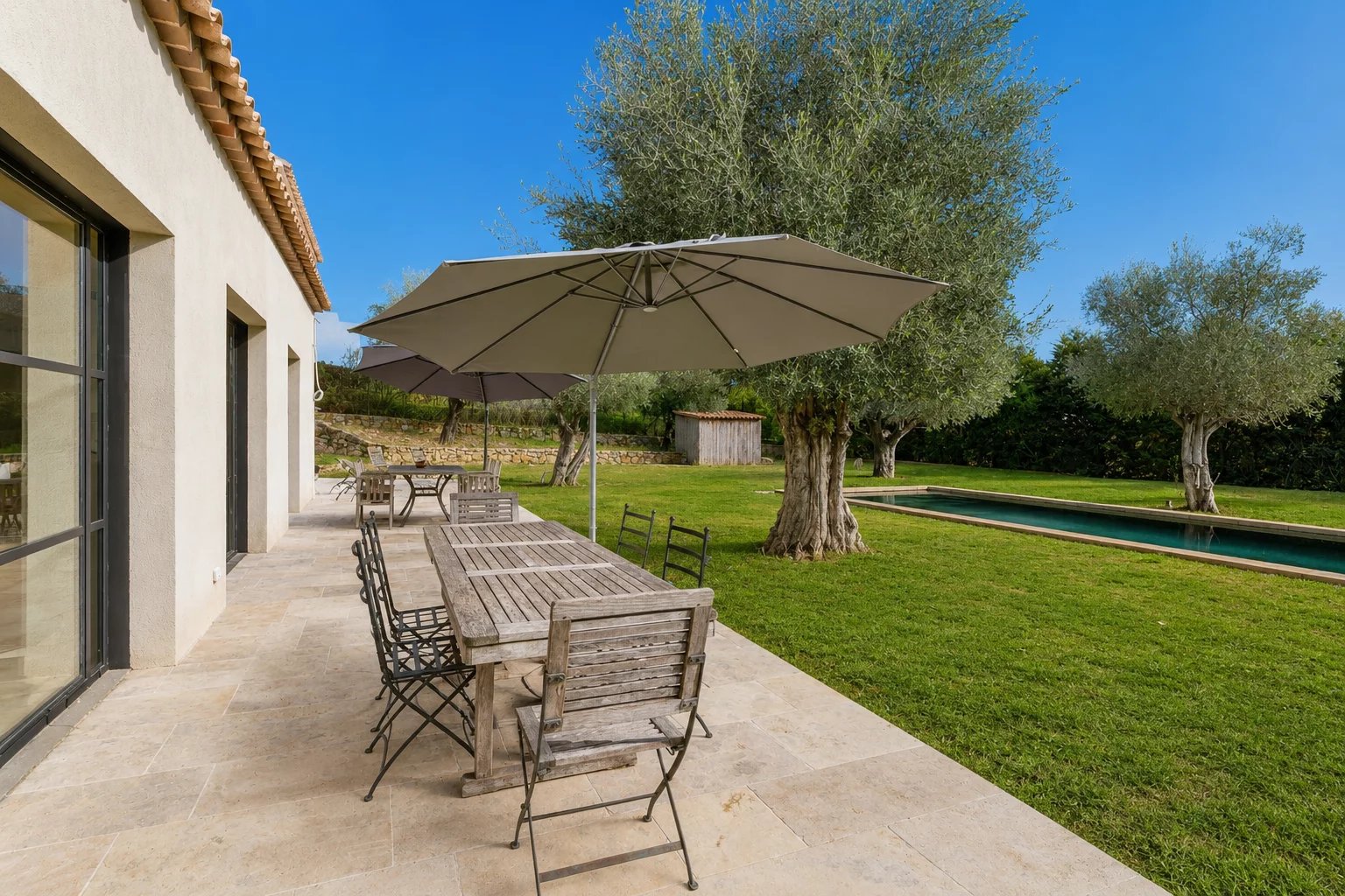 Domaine privé, à 10 minutes à pied de Valbonne