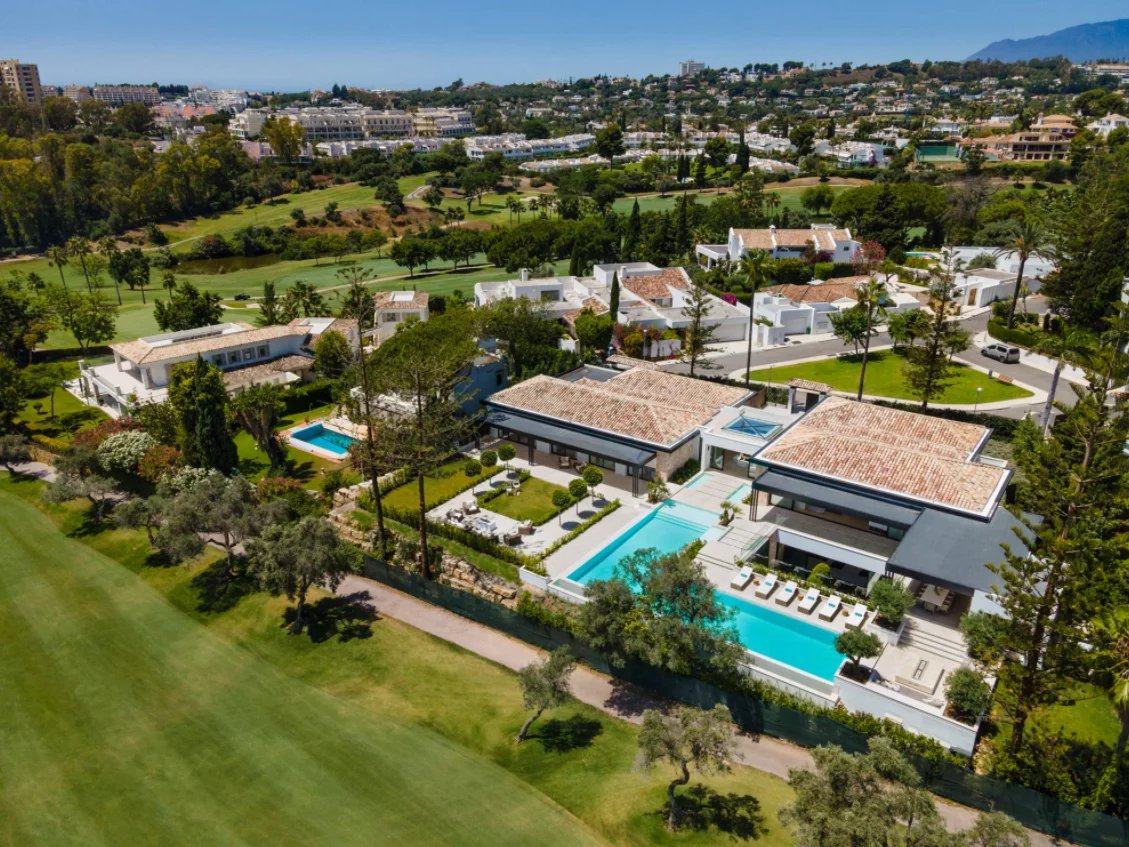 Magnifique manoir de golf situé à Nueva Andalucia