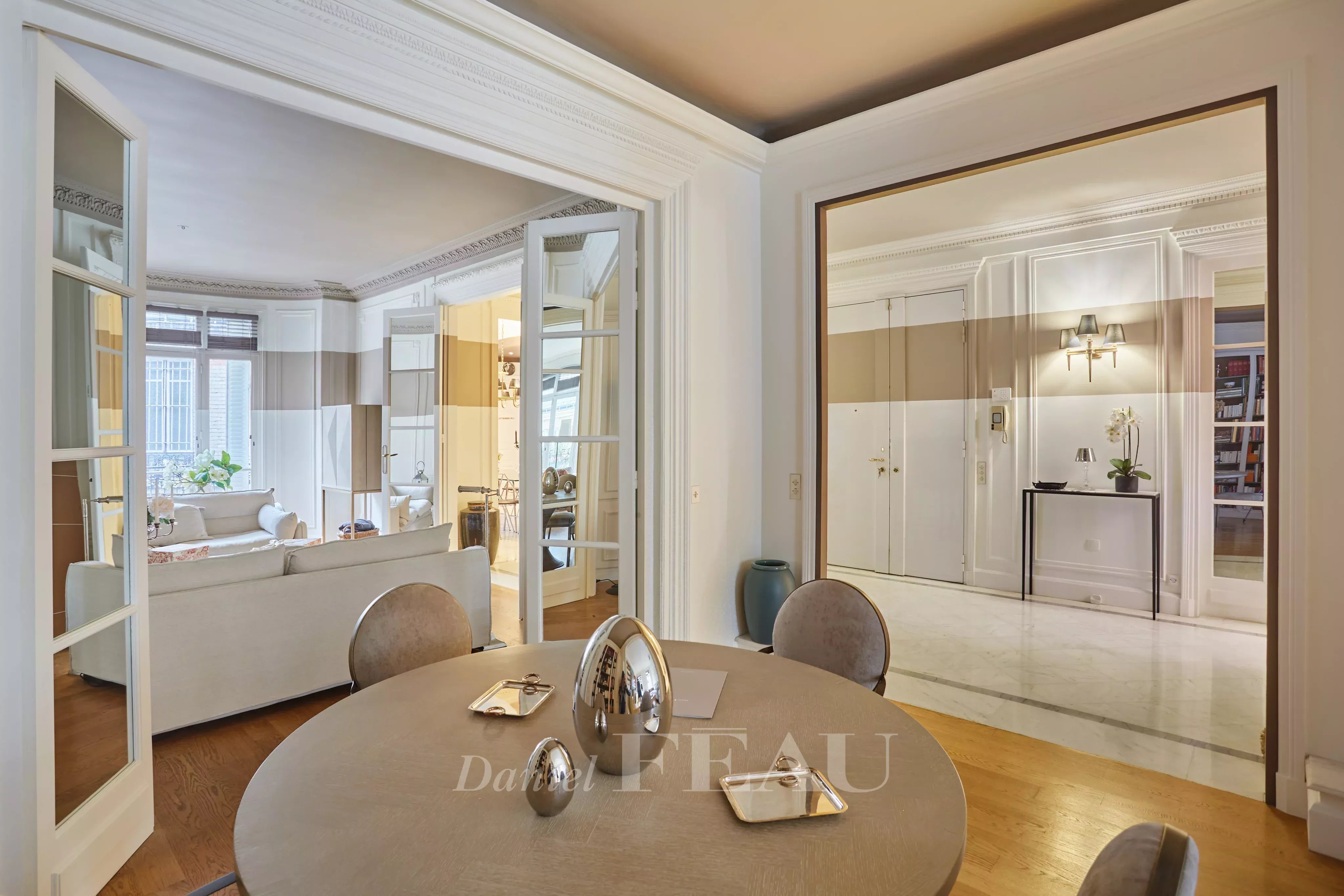 Sale Apartment Paris 16th
