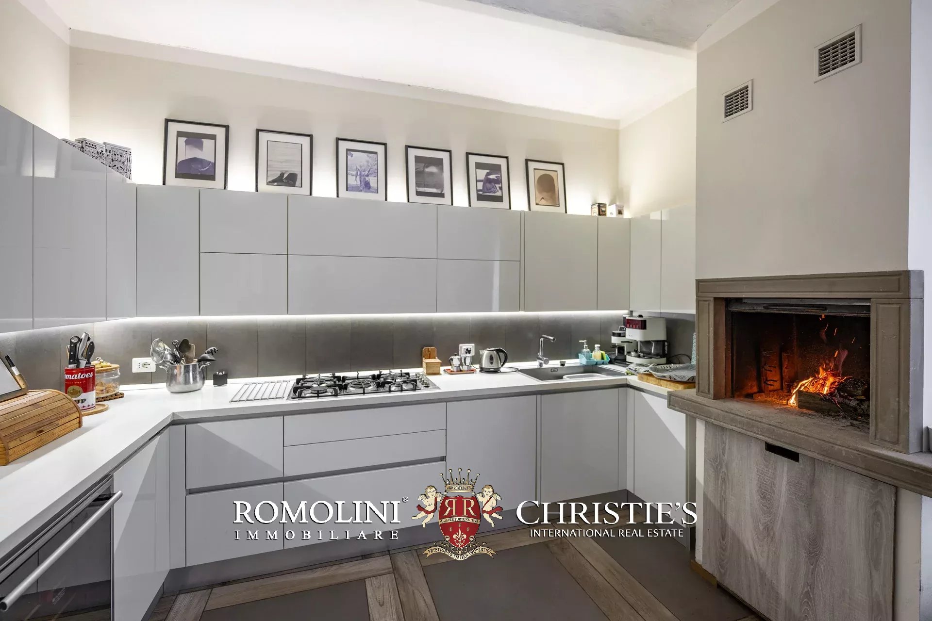 5 Bedroom Villa/Townhouse's Image 15