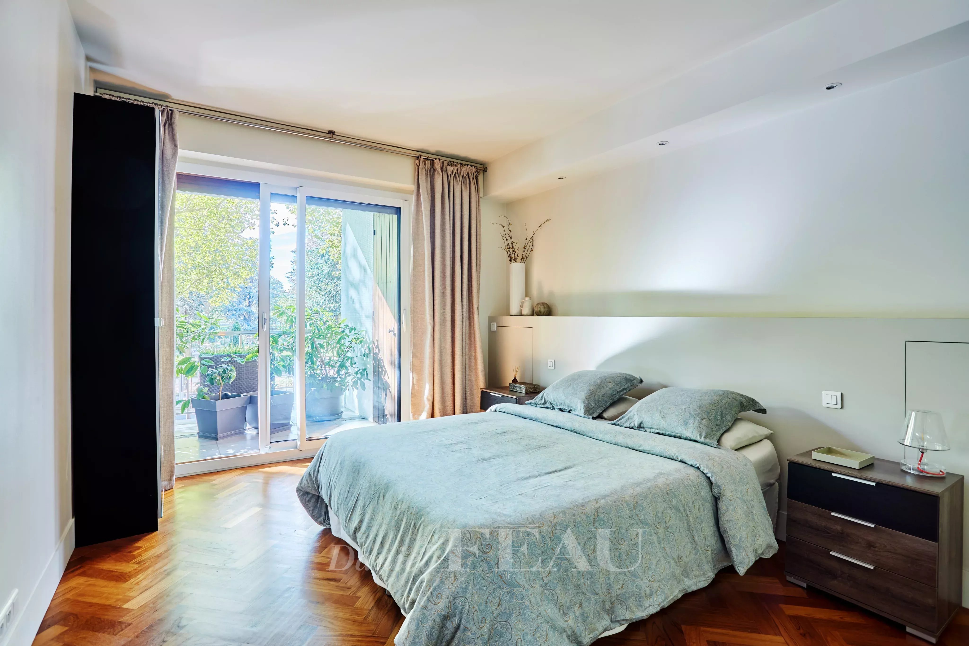 Sale Apartment Paris 16th