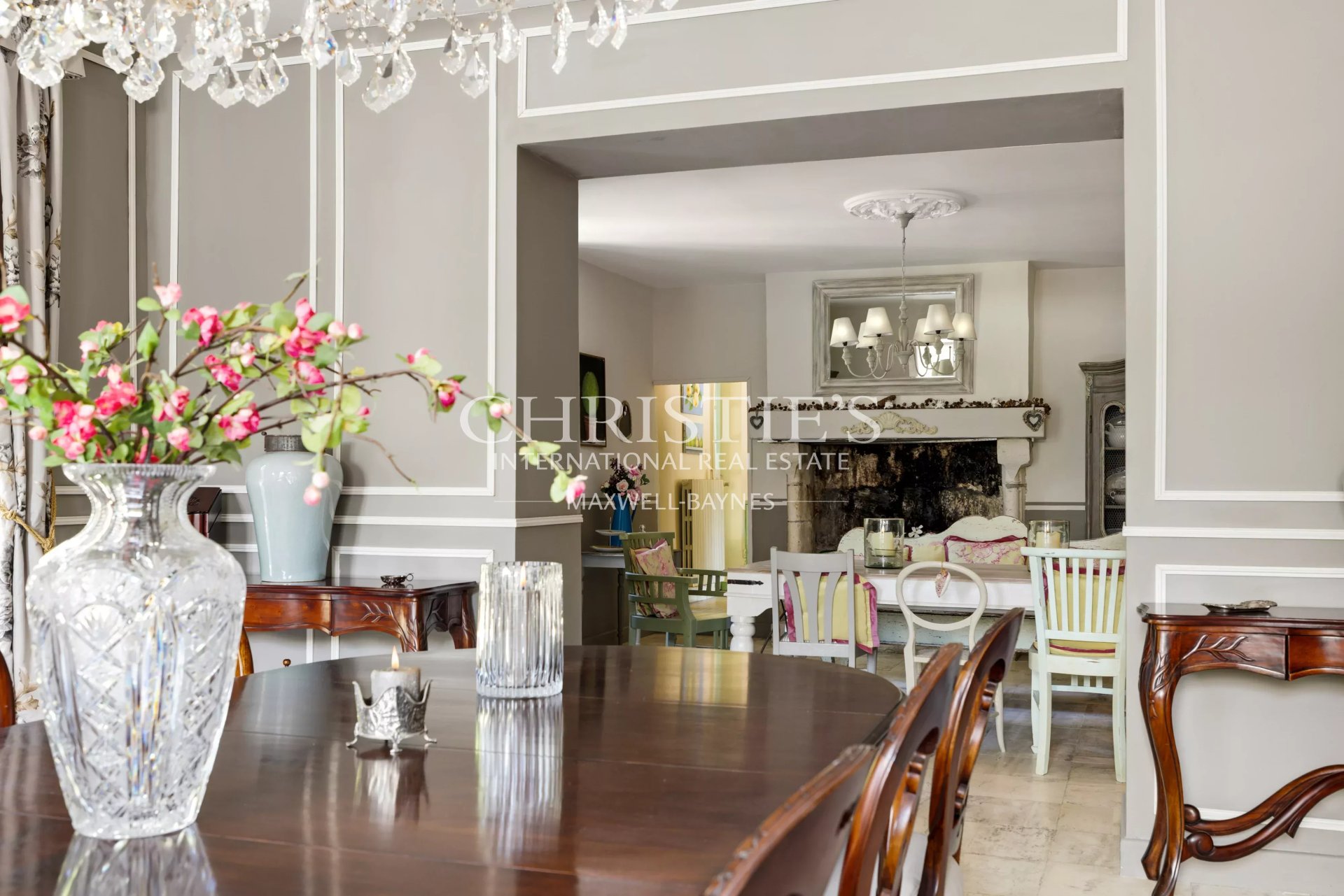 6 Bedroom Villa/Townhouse's Image 4