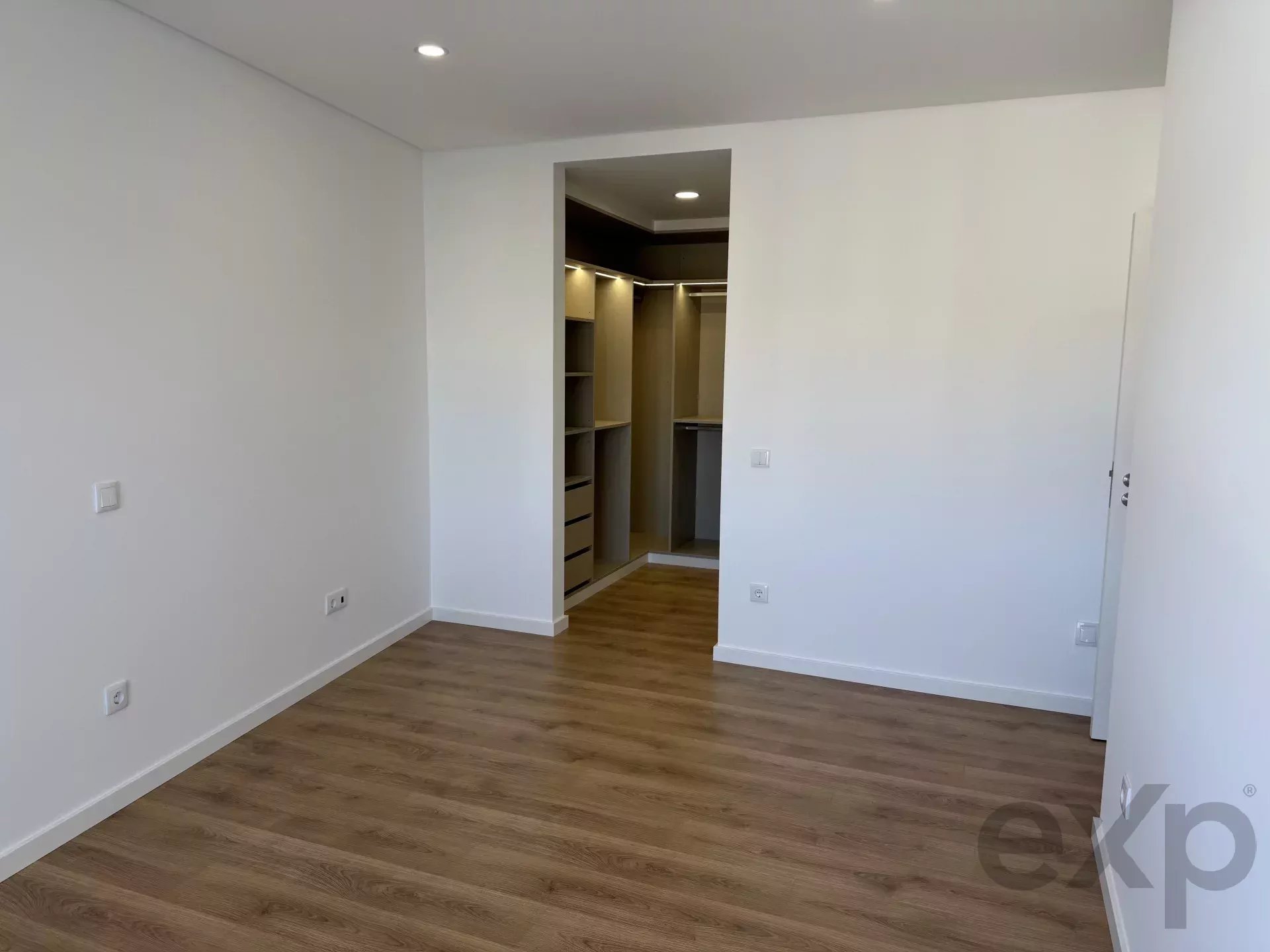 Modern 3-bedroom apartment with 142m² in Seixal 85506239 image 13