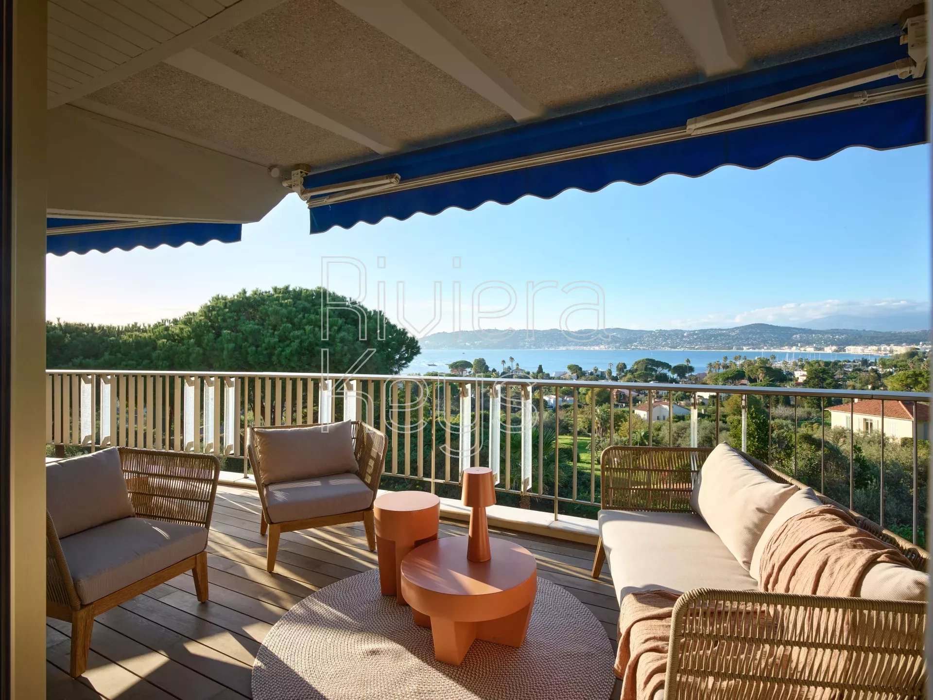 CAP D'ANTIBES: Eksepsjonell leilighet på 280 m² med terrasser og panoramautsikt over havet