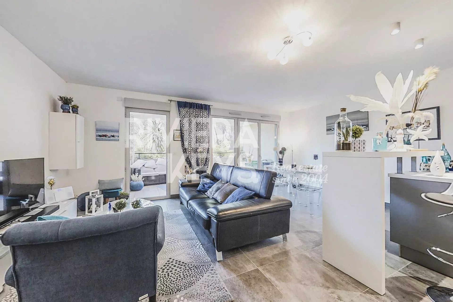 SAINT-RAPHAËL – Valescure: 2-bedroom apartment with terrace, pool and garage