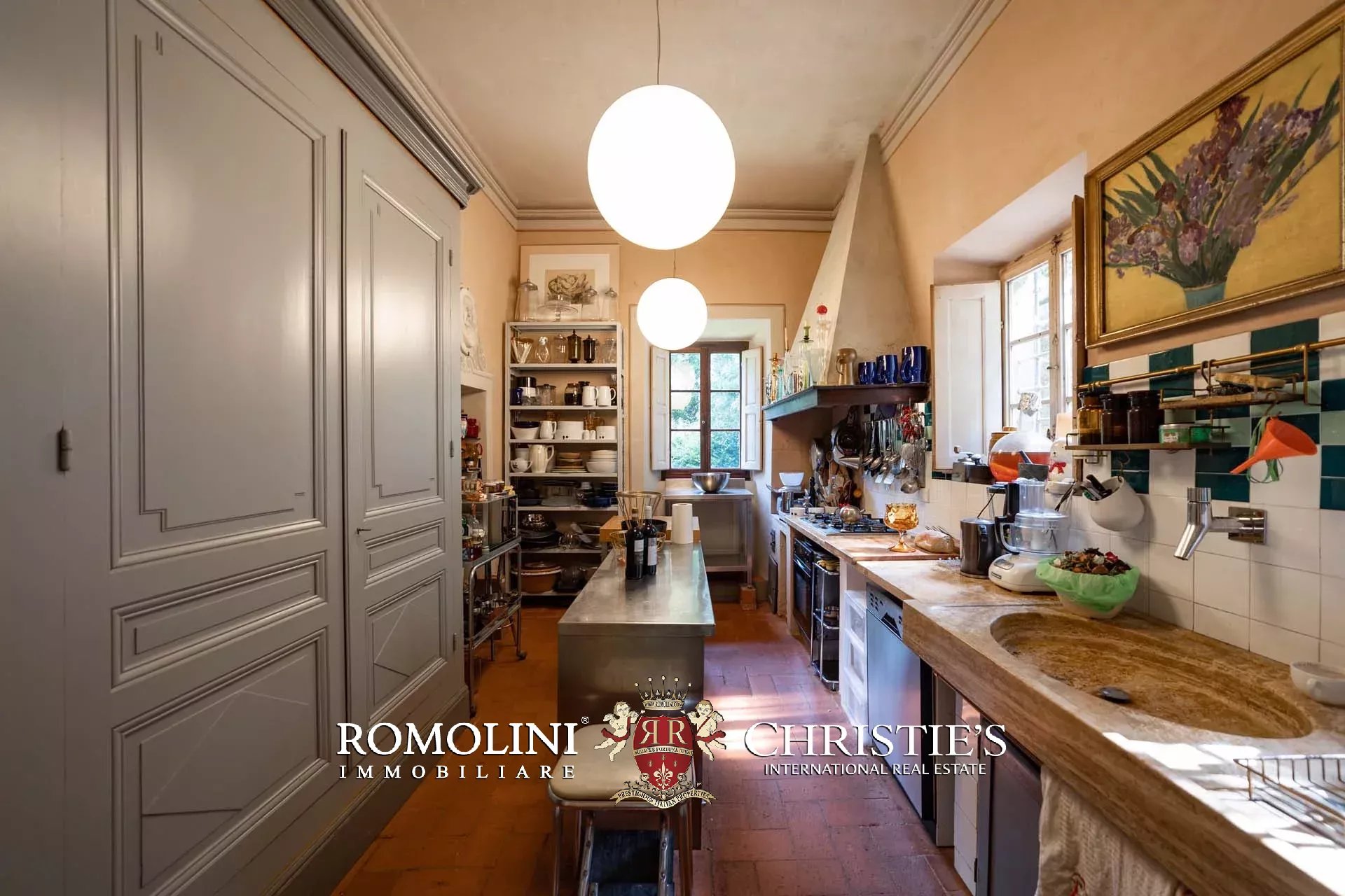 11 Bedroom Villa/Townhouse's Image 37
