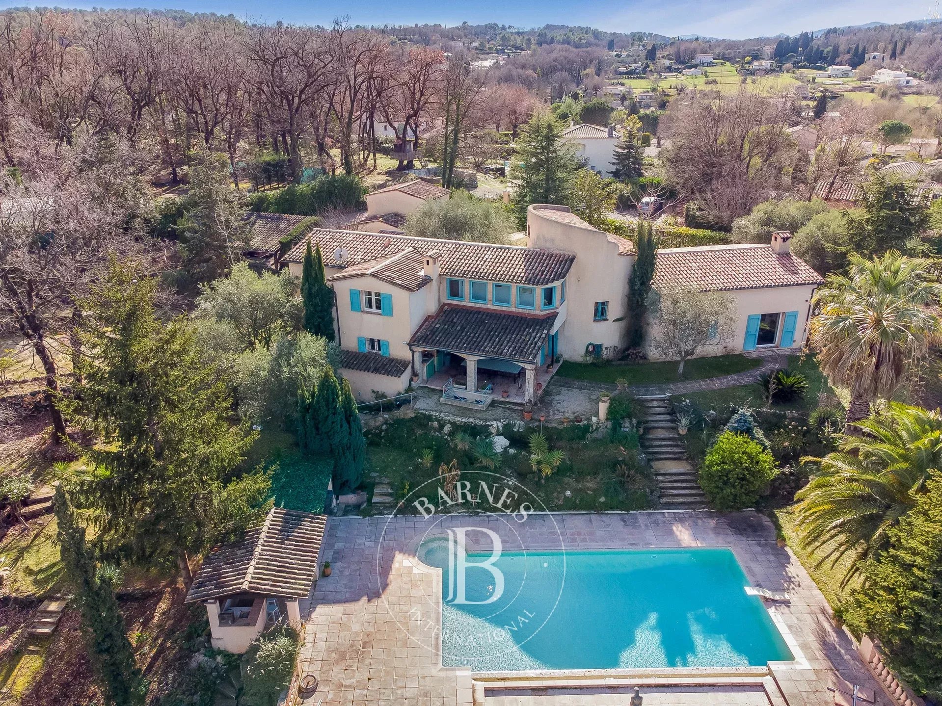 5 min from Valbonne village - Panoramic view - 2 houses - 7 bedrooms