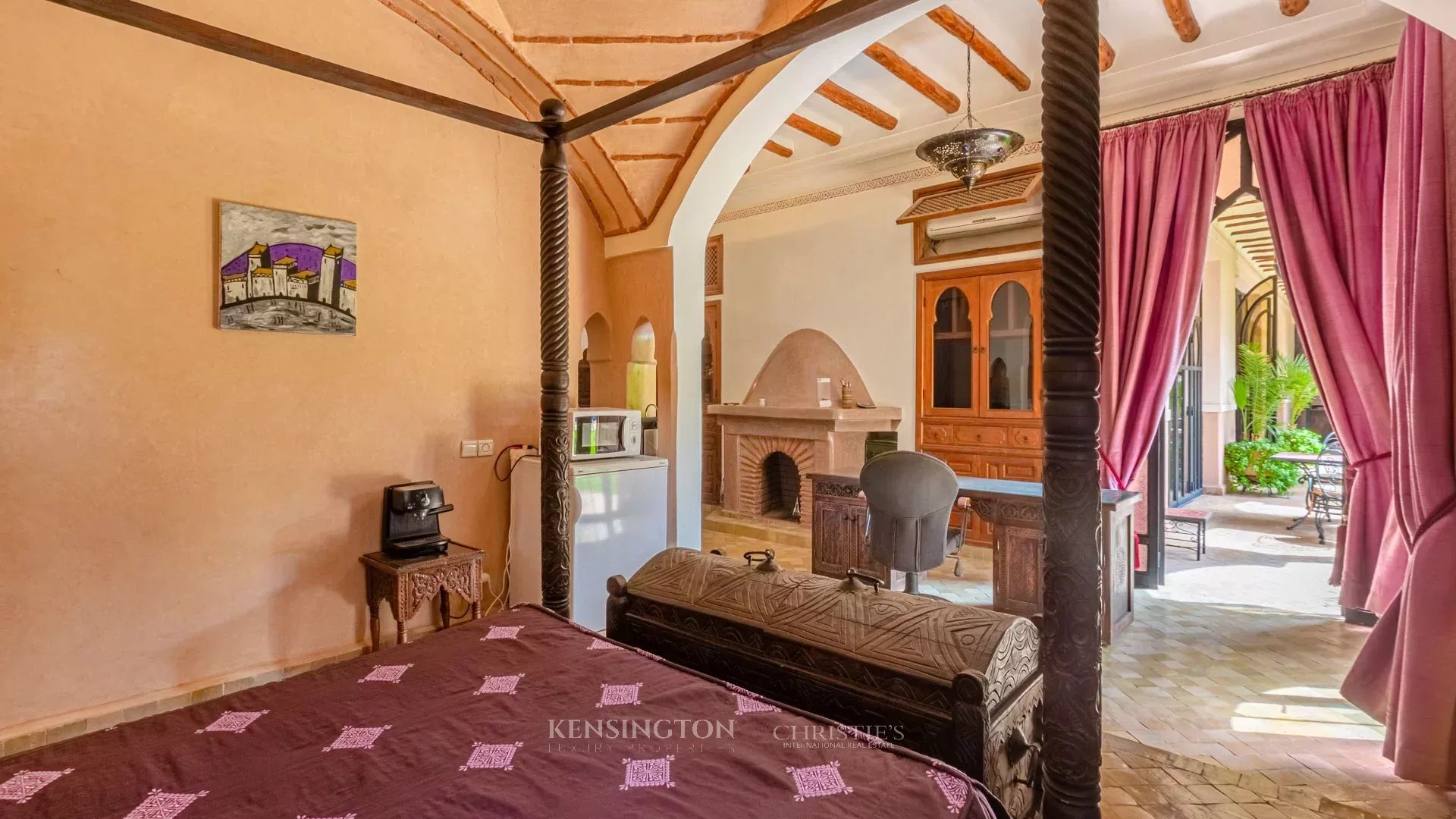 10 Bedroom Villa/Townhouse's Image 37