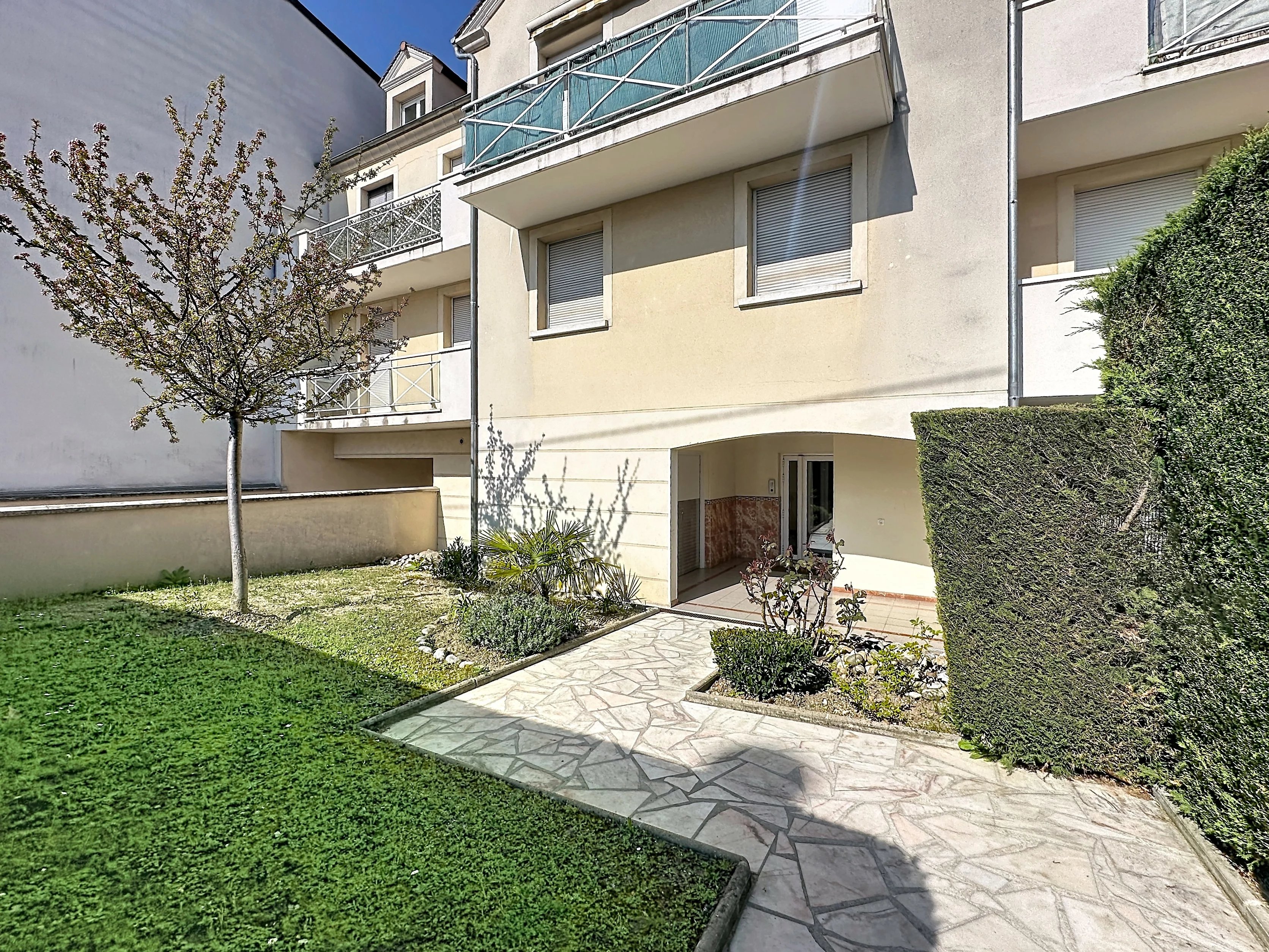 LA VARENNE - DUPLEX DERNIER ETAGE