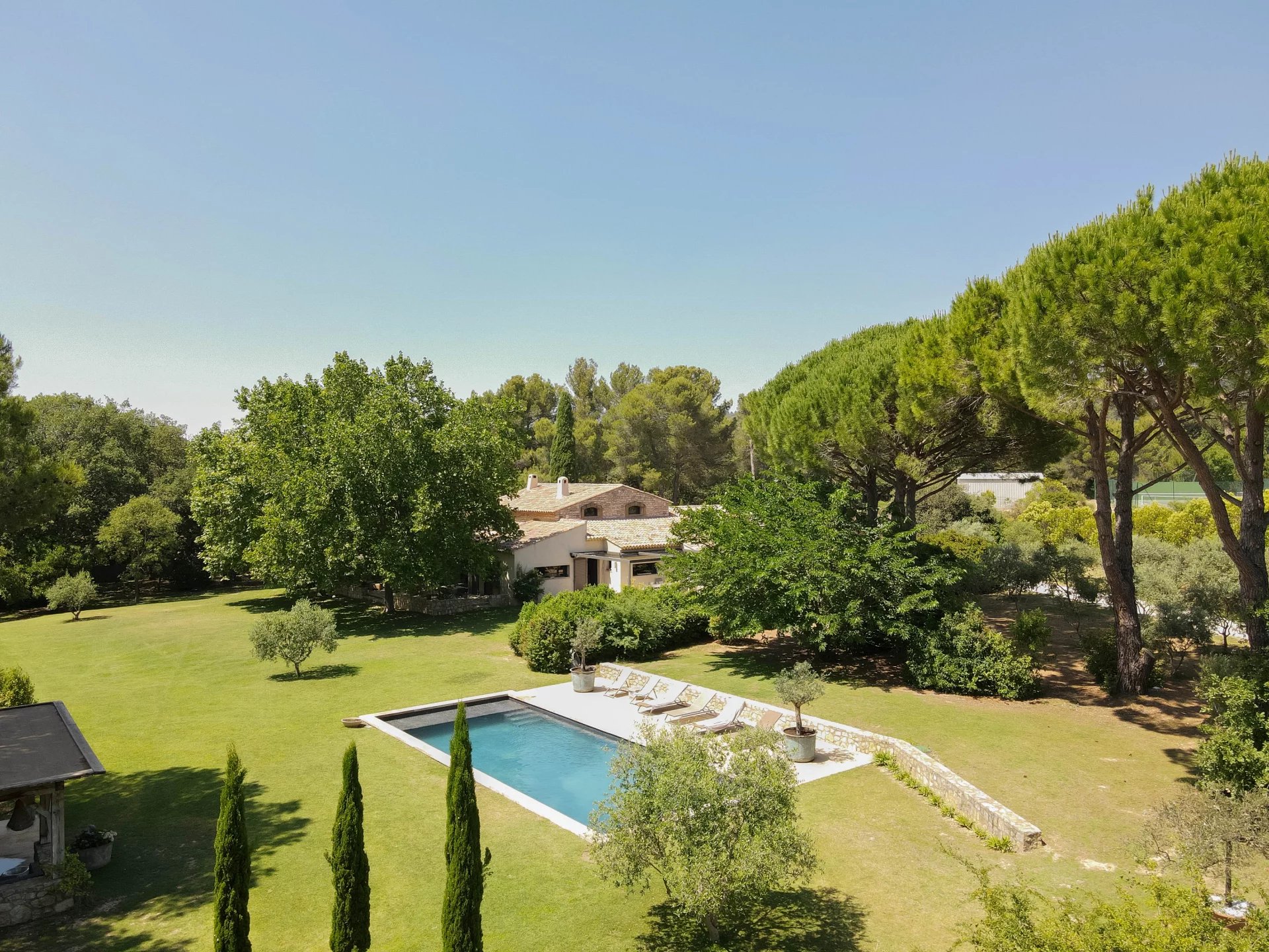 Property in Aix-en-Provence North