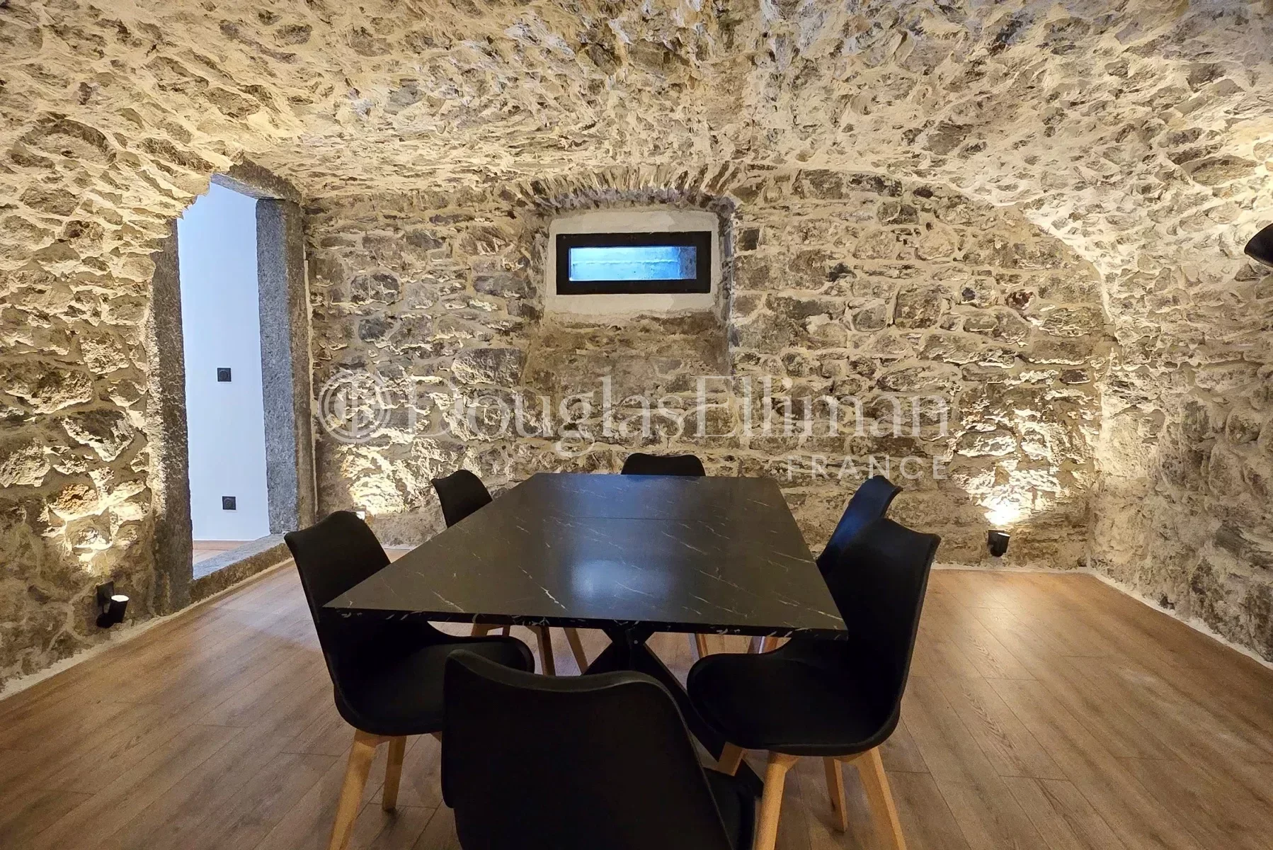 CHAMONIX – T3 + cabine dans le centre de Chamonix - Image nᵒ2