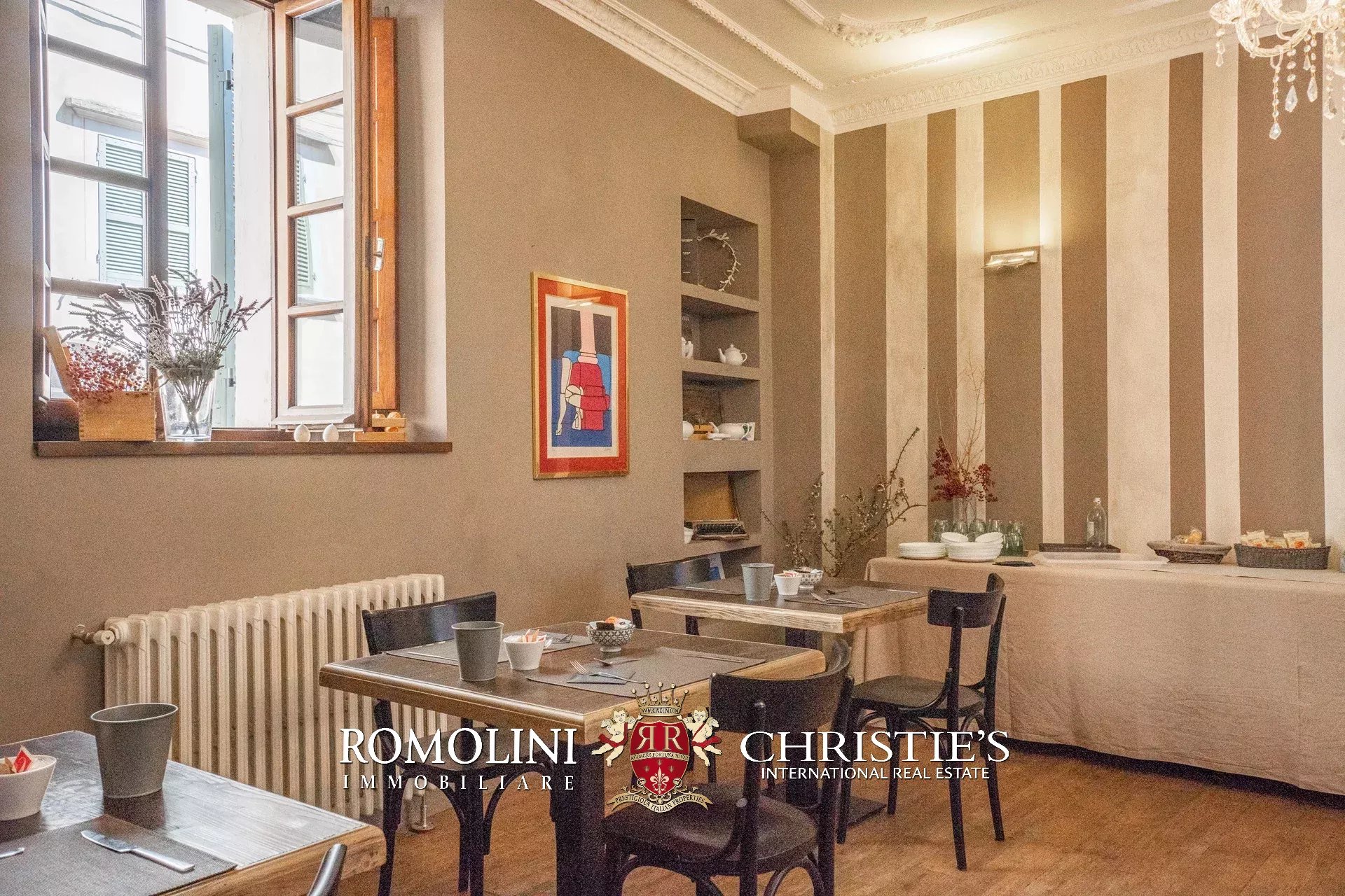 6 Bedroom Villa/Townhouse's Image 7