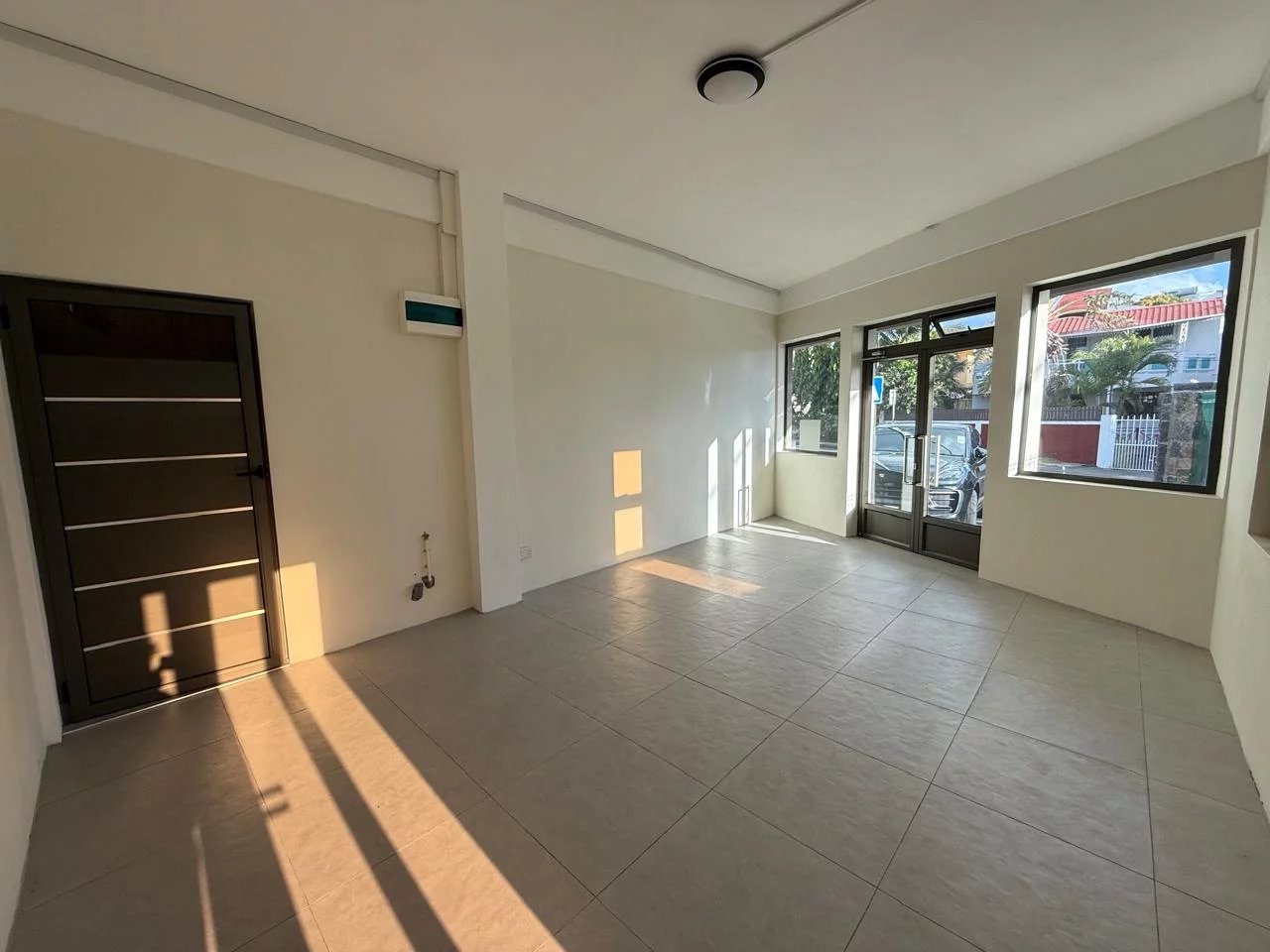 Local commercial exclusif à louer – Trou aux Biches
