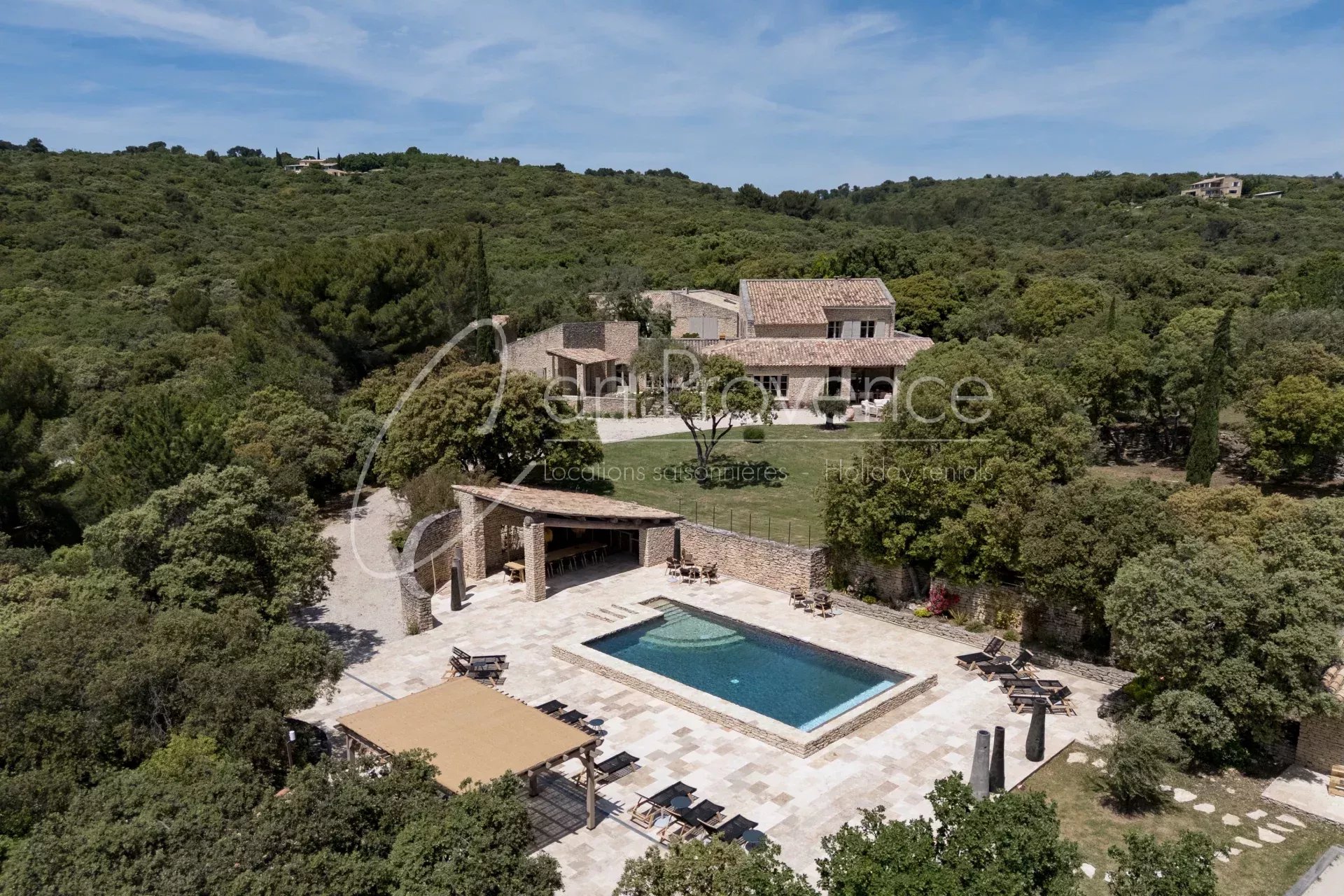 Domaine privé à louer pour les vacances à Gordes