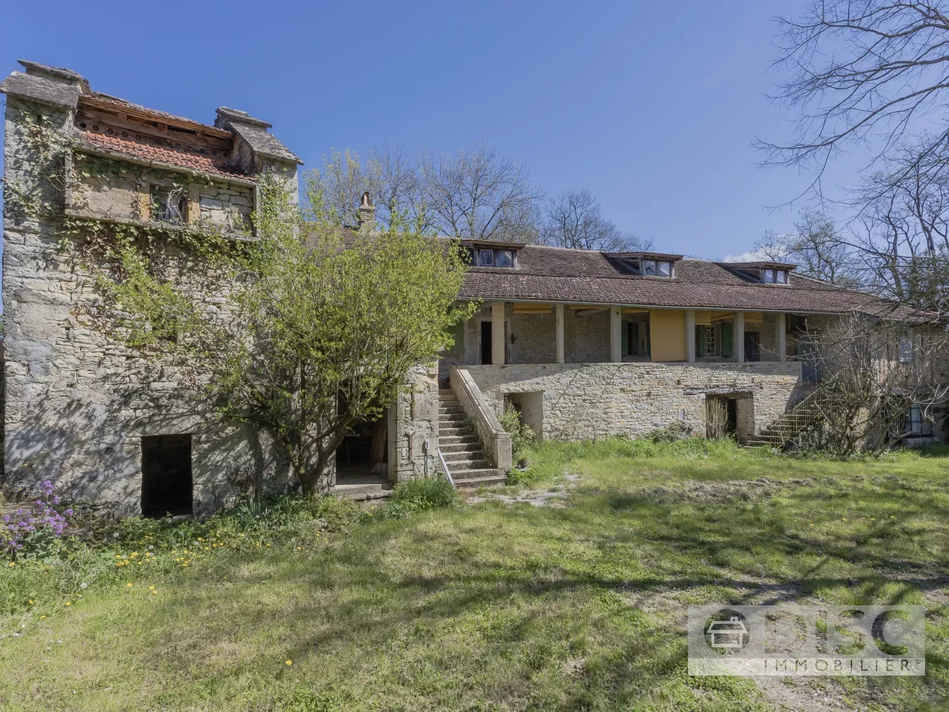 Charmante boerderij met ruime schuur, zelfstandig appartement en een hectare grond