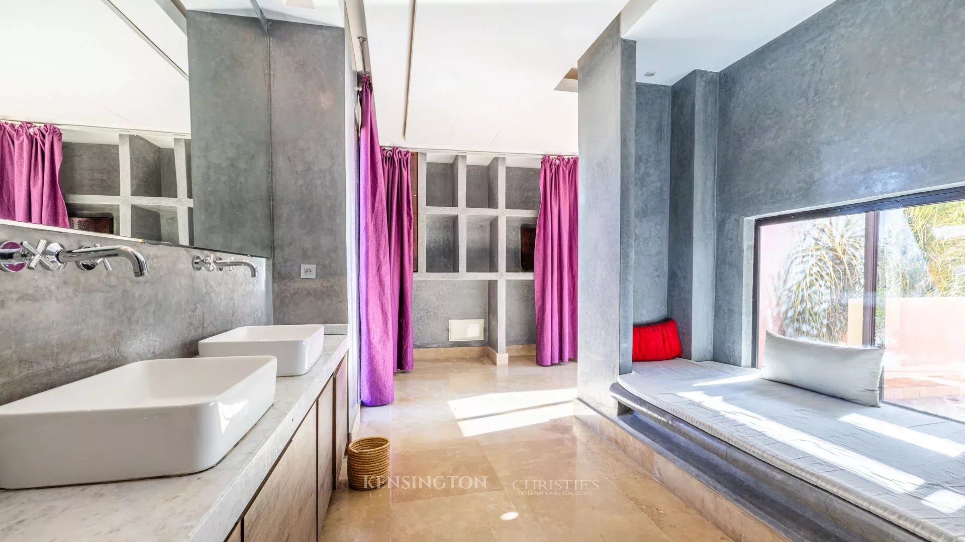 11 Bedroom Villa/Townhouse's Image 4