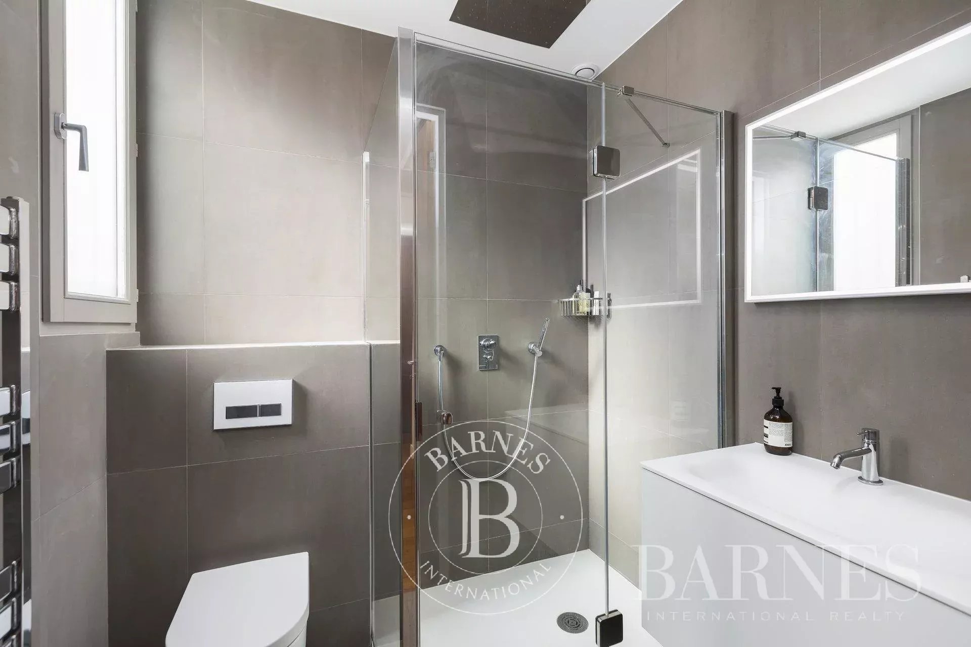 Daire Paris 8ème - picture 8