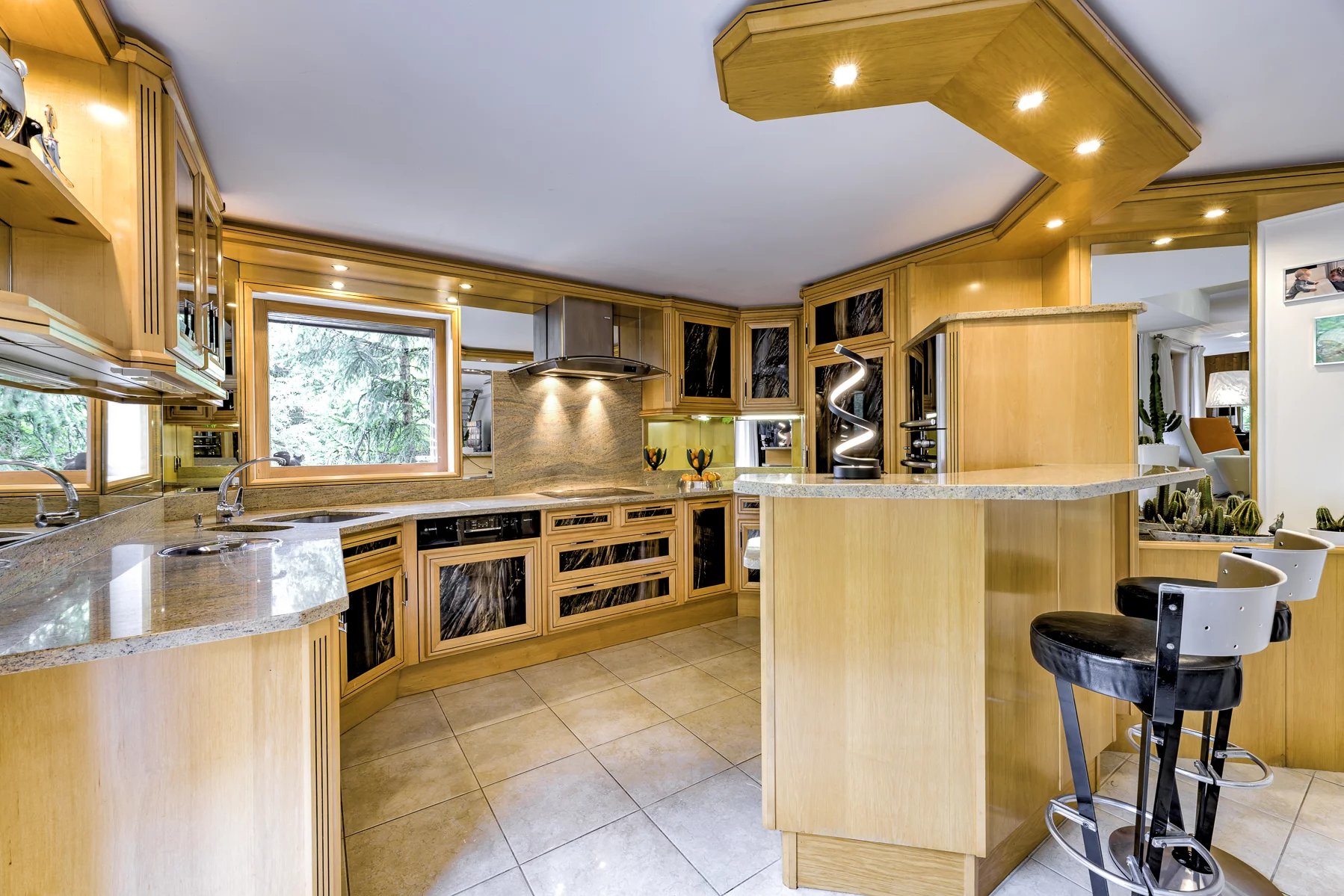 Photo of MORZINE - Elegant 5 bedroom chalet in Morzine