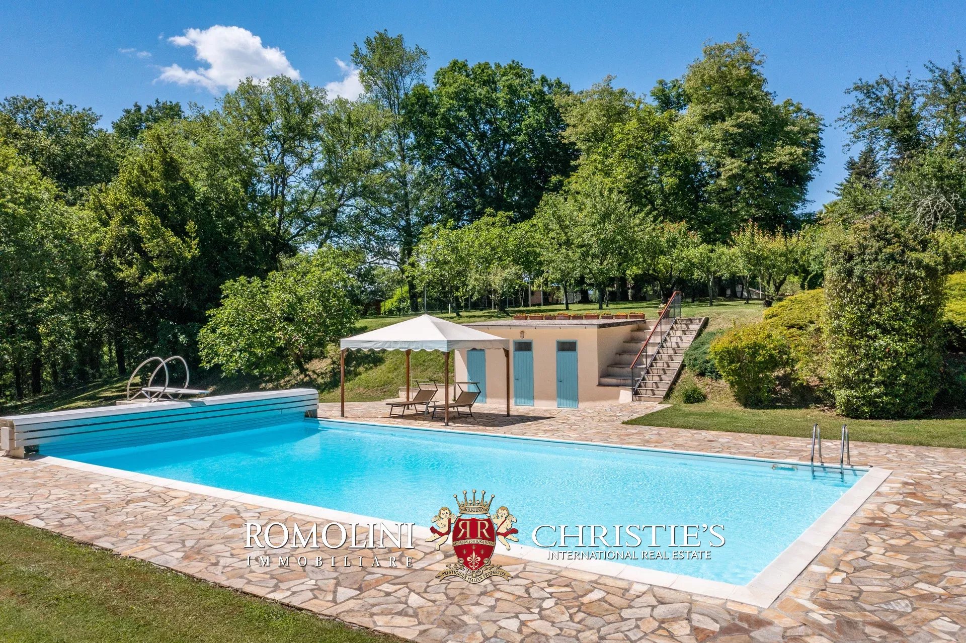 8 Bedroom Villa/Townhouse's Image 19