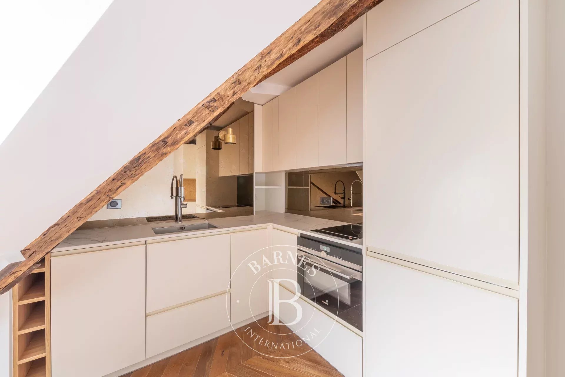 Daire Paris 3ème - picture 6