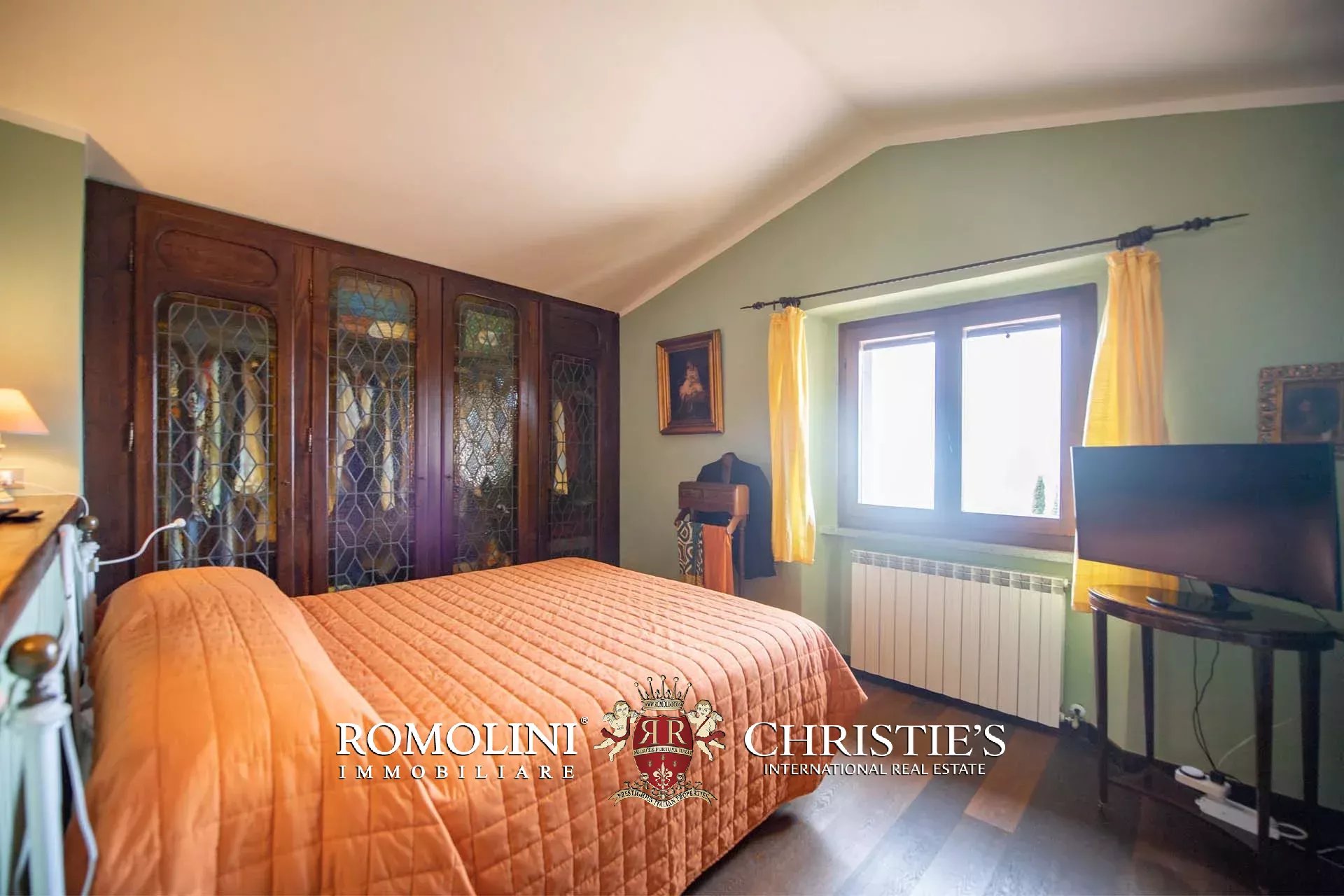 6 Bedroom Villa/Townhouse's Image 47