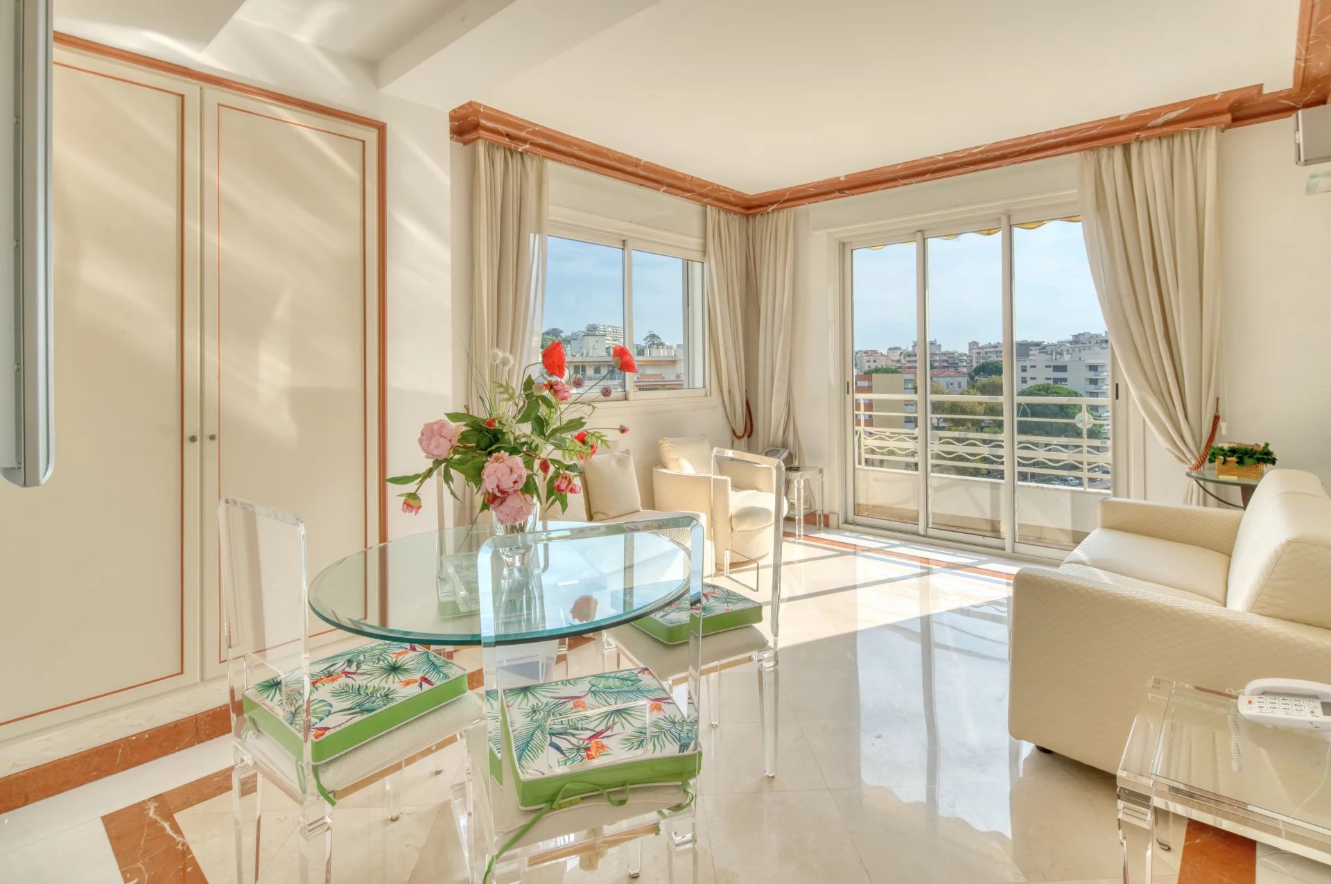 CANNES CROISETTE – APPARTEMENT DE PRESTIGE 270 M² AVEC TERRASSE ET VUE MER PANORAMIQUE