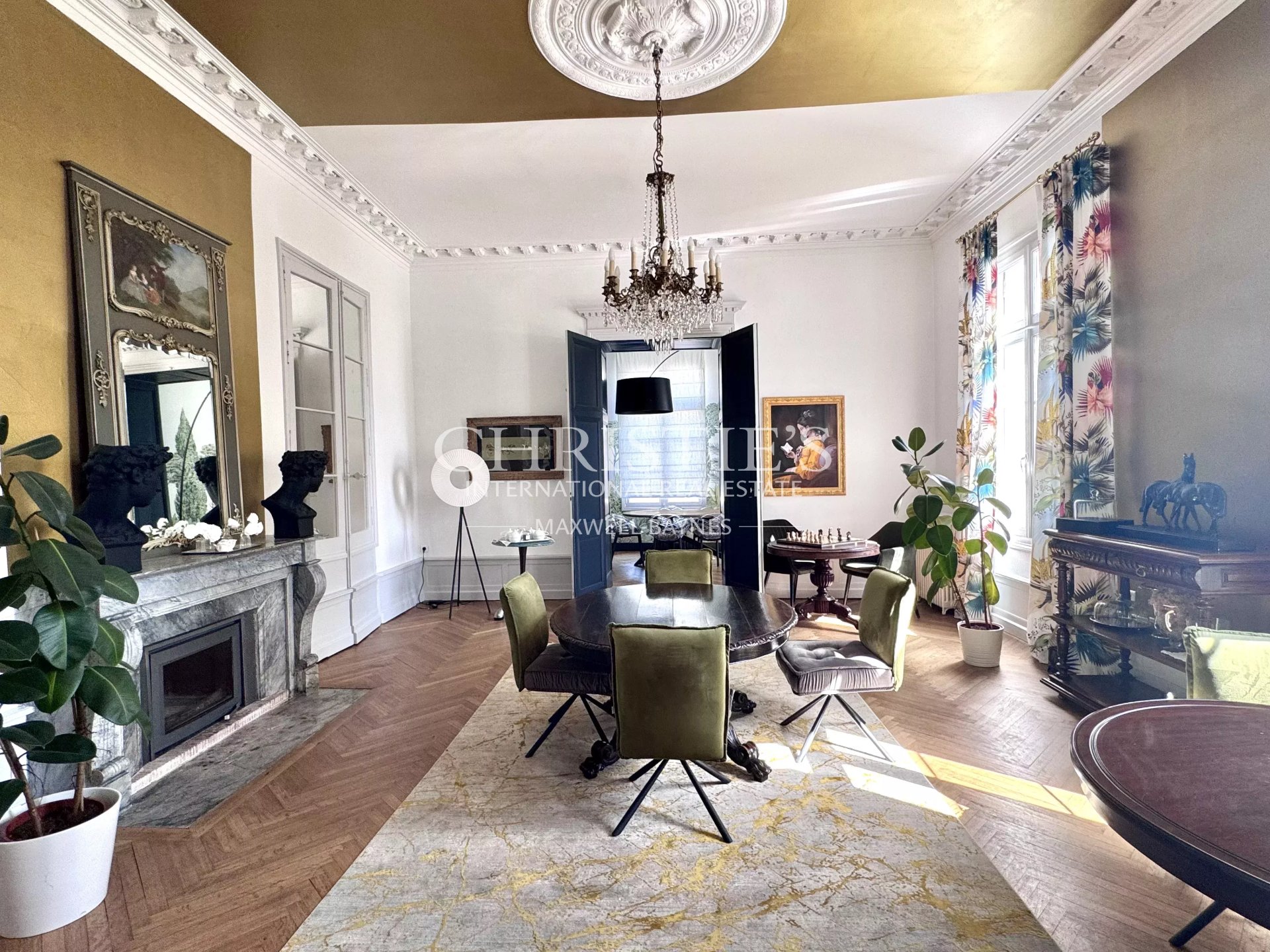 10 Bedroom Villa/Townhouse's Image 3