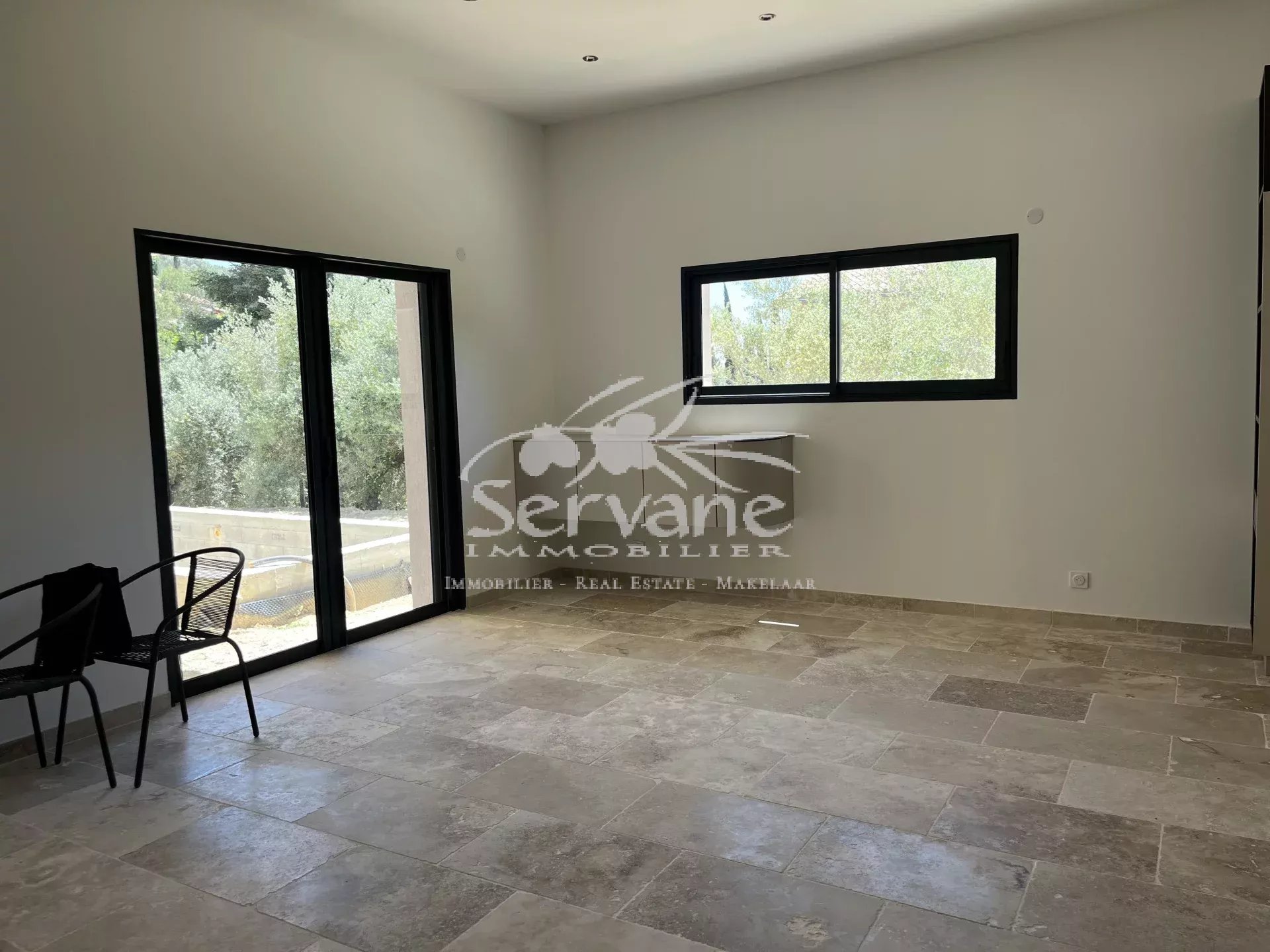 SUPERBE VILLA CONTEMPORAINE NEUVE COTIGNAC T4