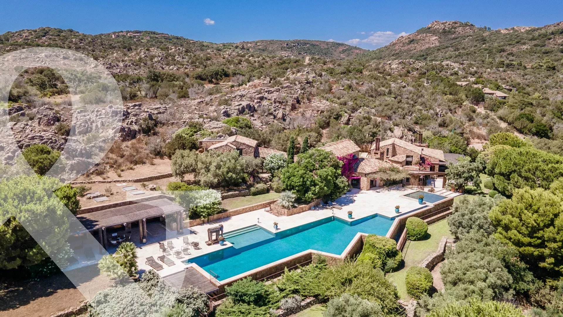 MAGNIFIQUE VUE SUR LA BAIE DE RONDINARA