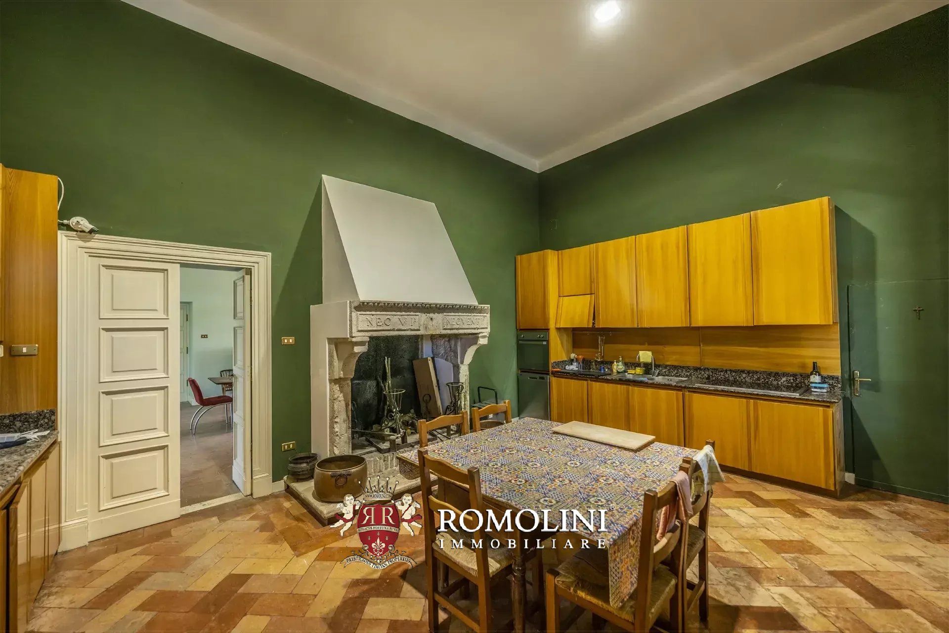 8 Bedroom Villa/Townhouse's Image 33
