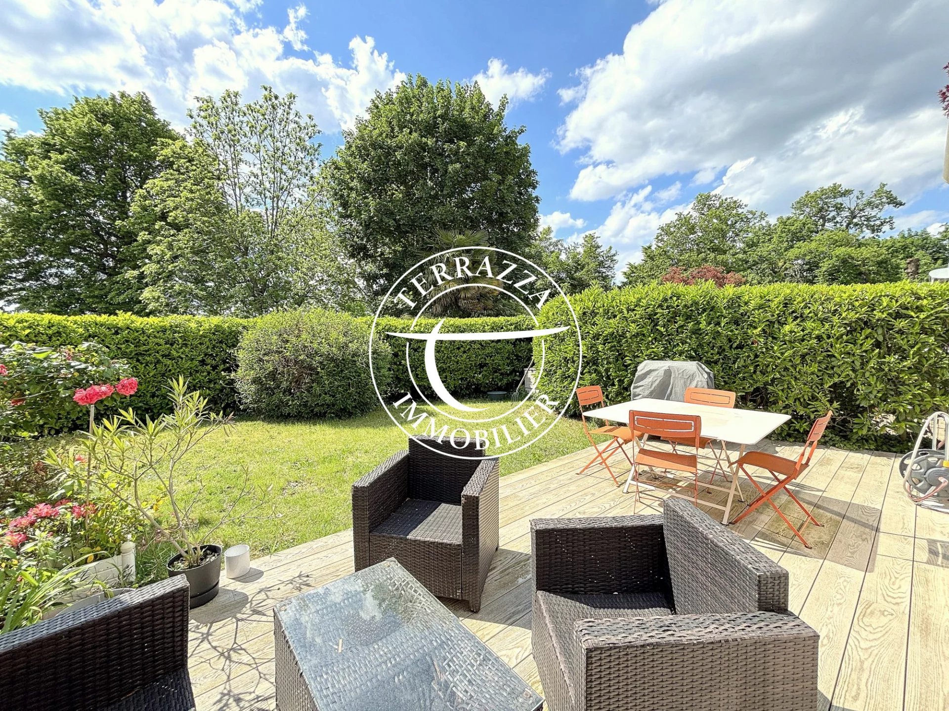 La Celle-Saint-Cloud – Appartement familial avec terrasse et j