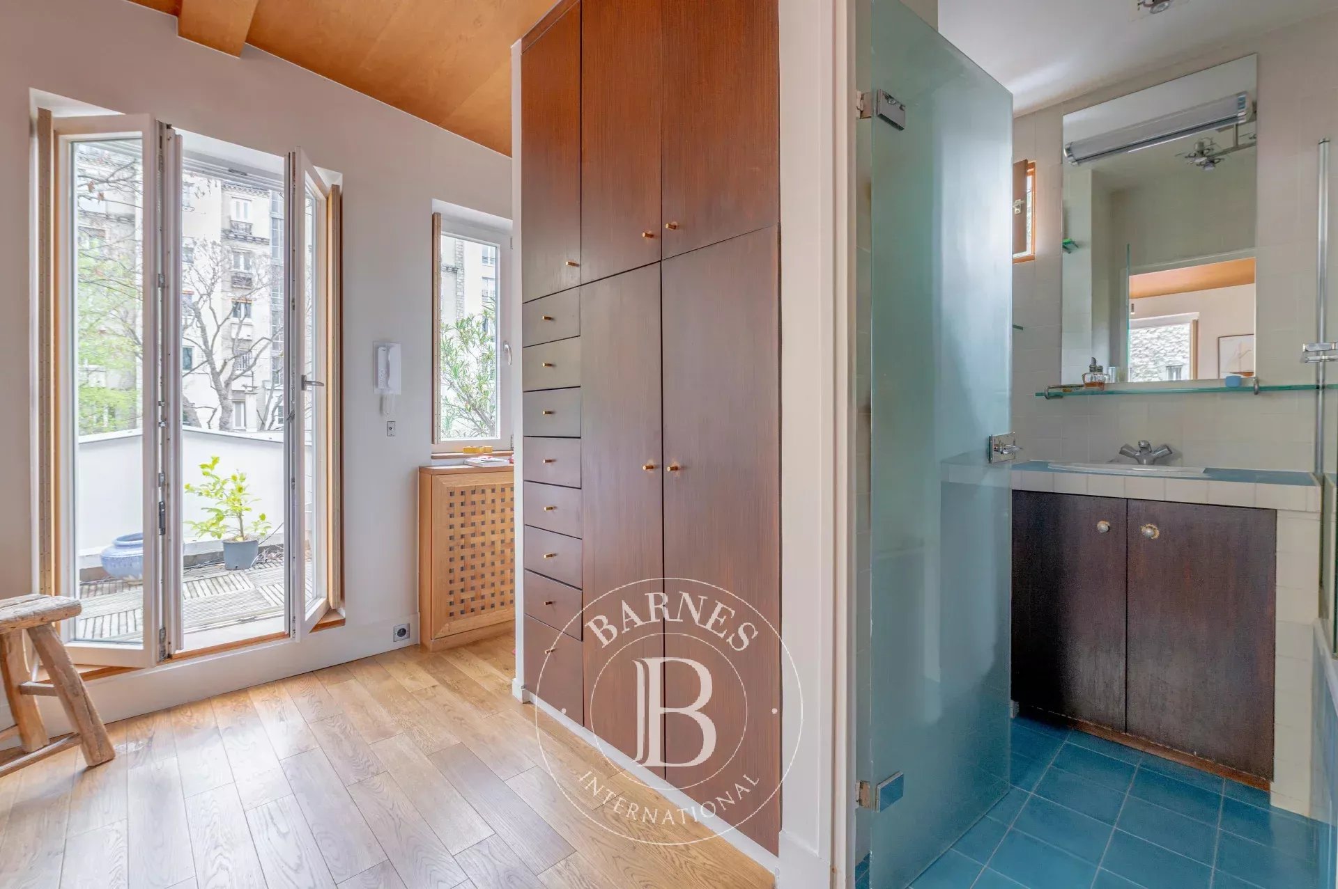 Paris  - House 3 Bedrooms - picture 14