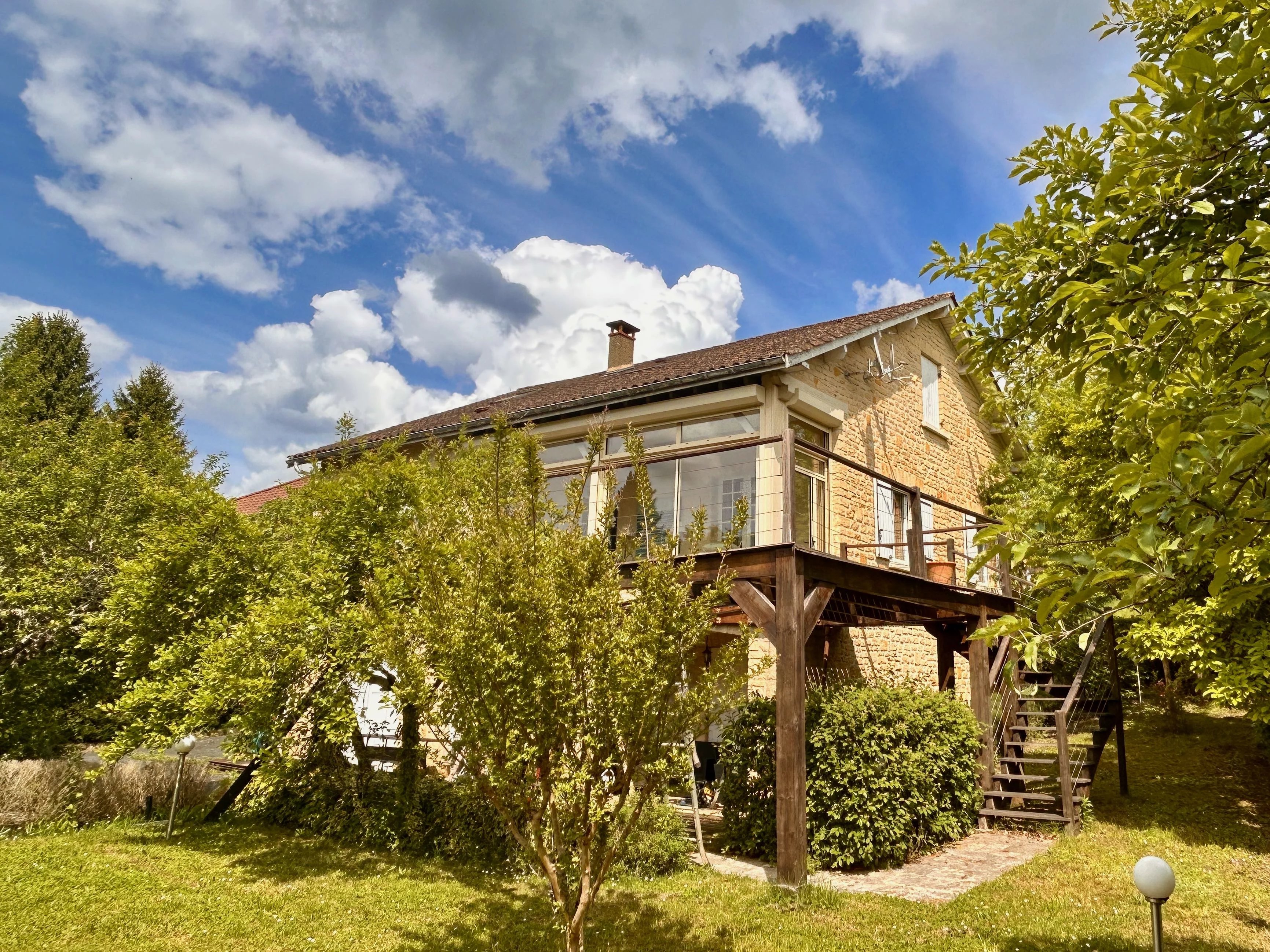 Maison de 4 chambres avec piscine et appartement indépendant à vendre à Sarlat, Dordogne