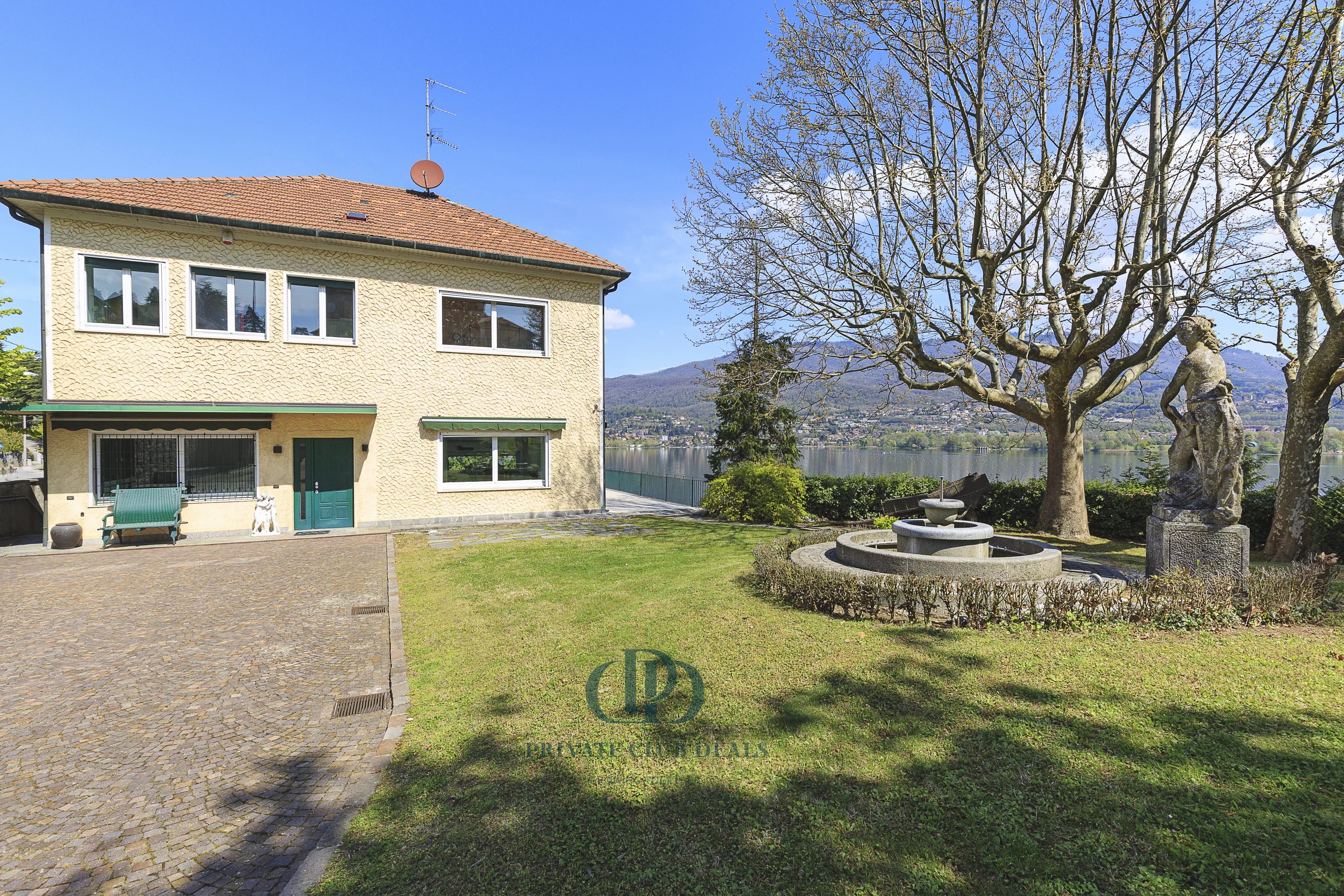 Villa Biandronno - picture 18