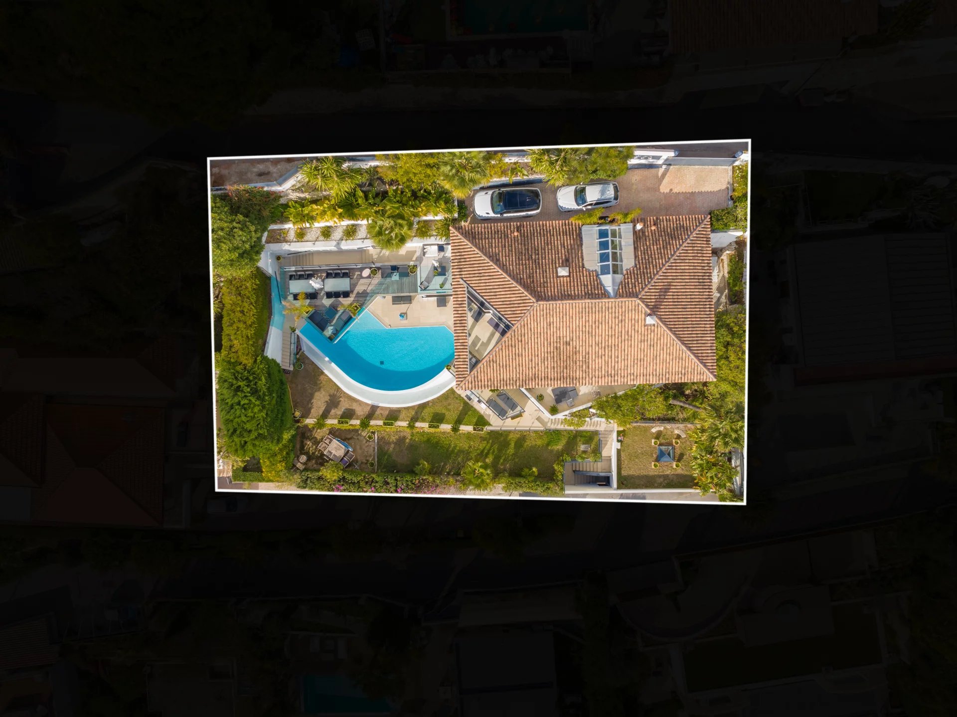 Exceptional Contemporary Villa with Panoramic Sea Views