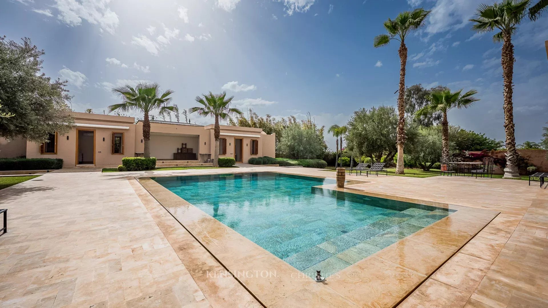6 Bedroom Villa/Townhouse's Image 8