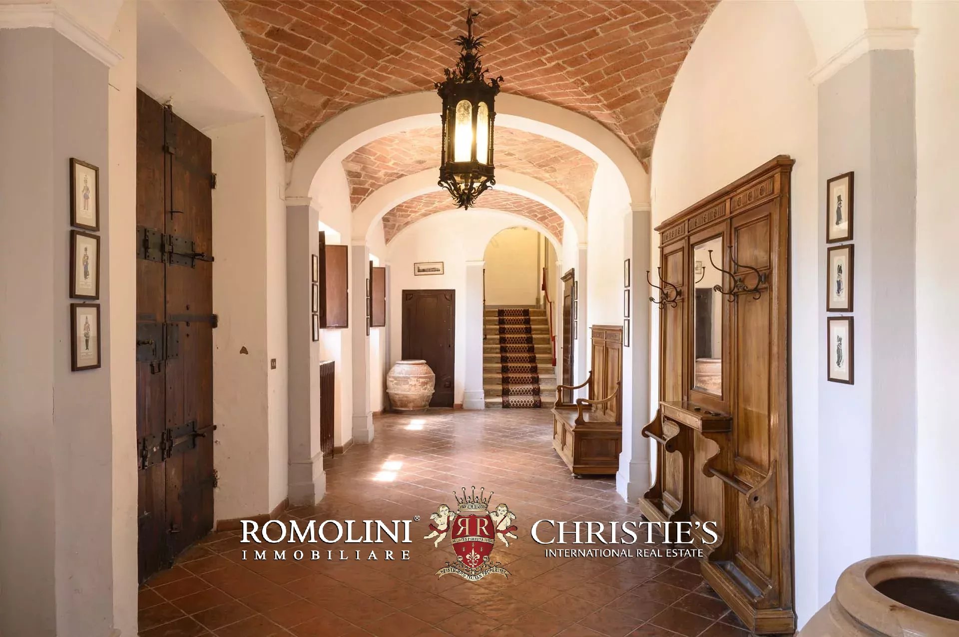 20 Bedroom Vineyard's Image 46