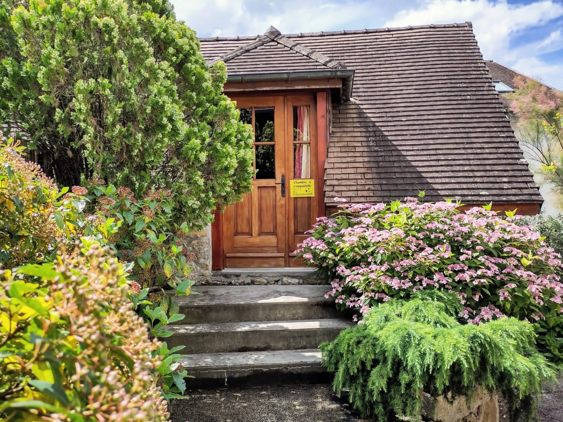 Maison Typique de Village à Chanaz – Havre de Paix et d’Authenticité, Un chalet attenant équipé