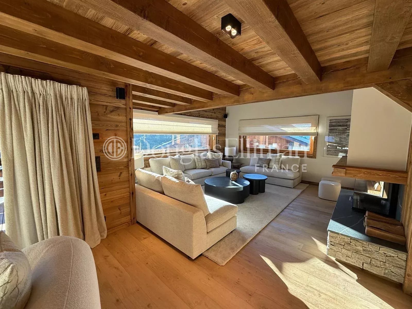 Exceptionnel chalet neuf à proximité des pistes de ski et du prestigieux golf du Mont d’Arbois - Picture n°3