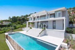 Luxury Californian Villa in Golfe Juan | 7-Bedroom Family Estate — photo 2 of 7