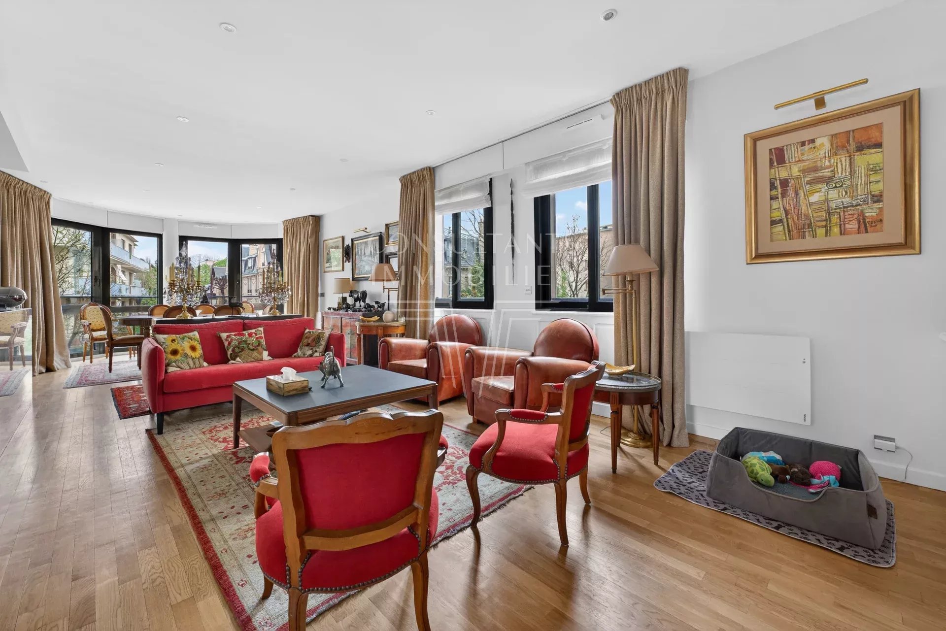 APPARTEMENT D'ANGLE ENSOLEILLÉ AVEC BALCON