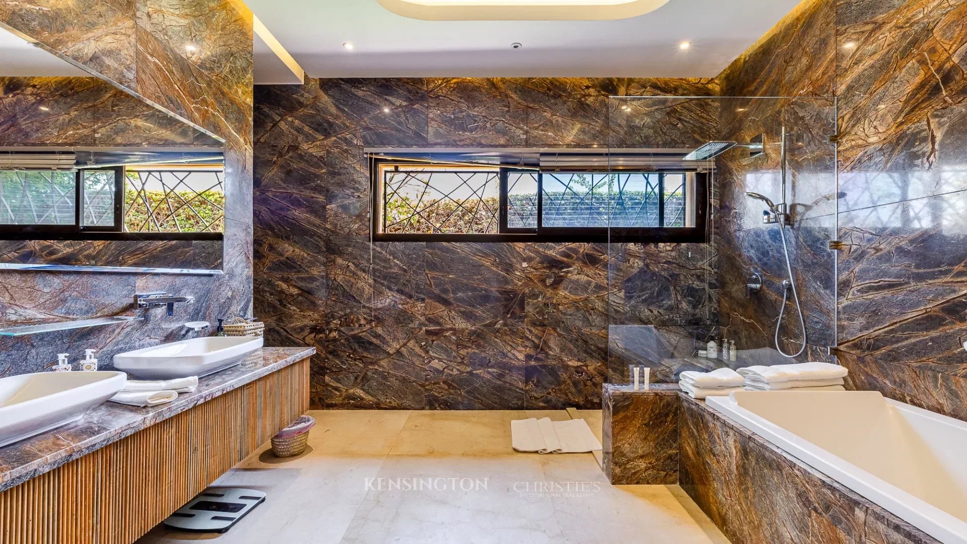 5 Bedroom Villa/Townhouse's Image 30
