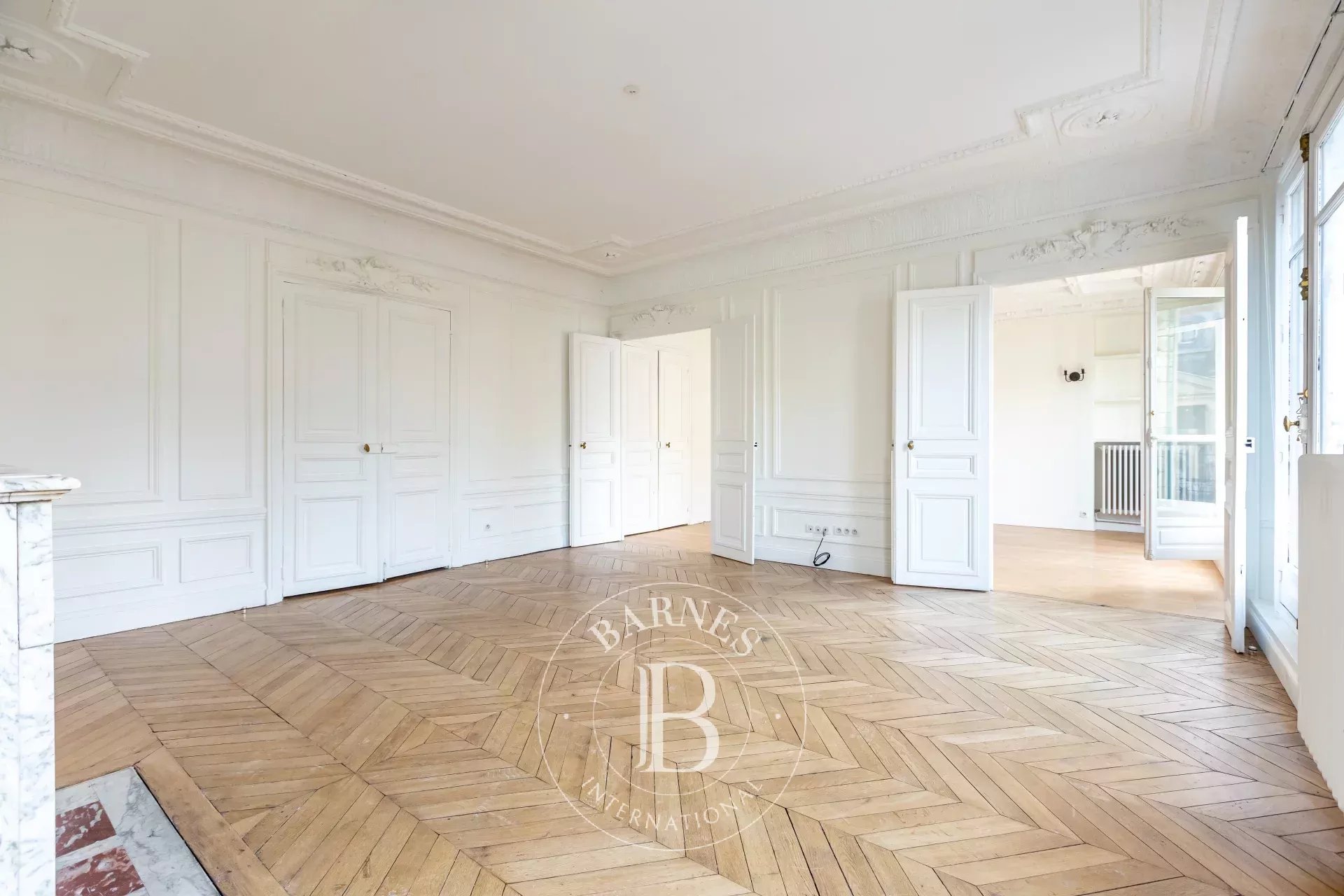 Daire Paris 8ème - picture 4